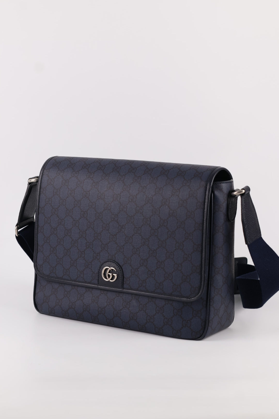 Gucci Messenger Ophidia GG Supreme
