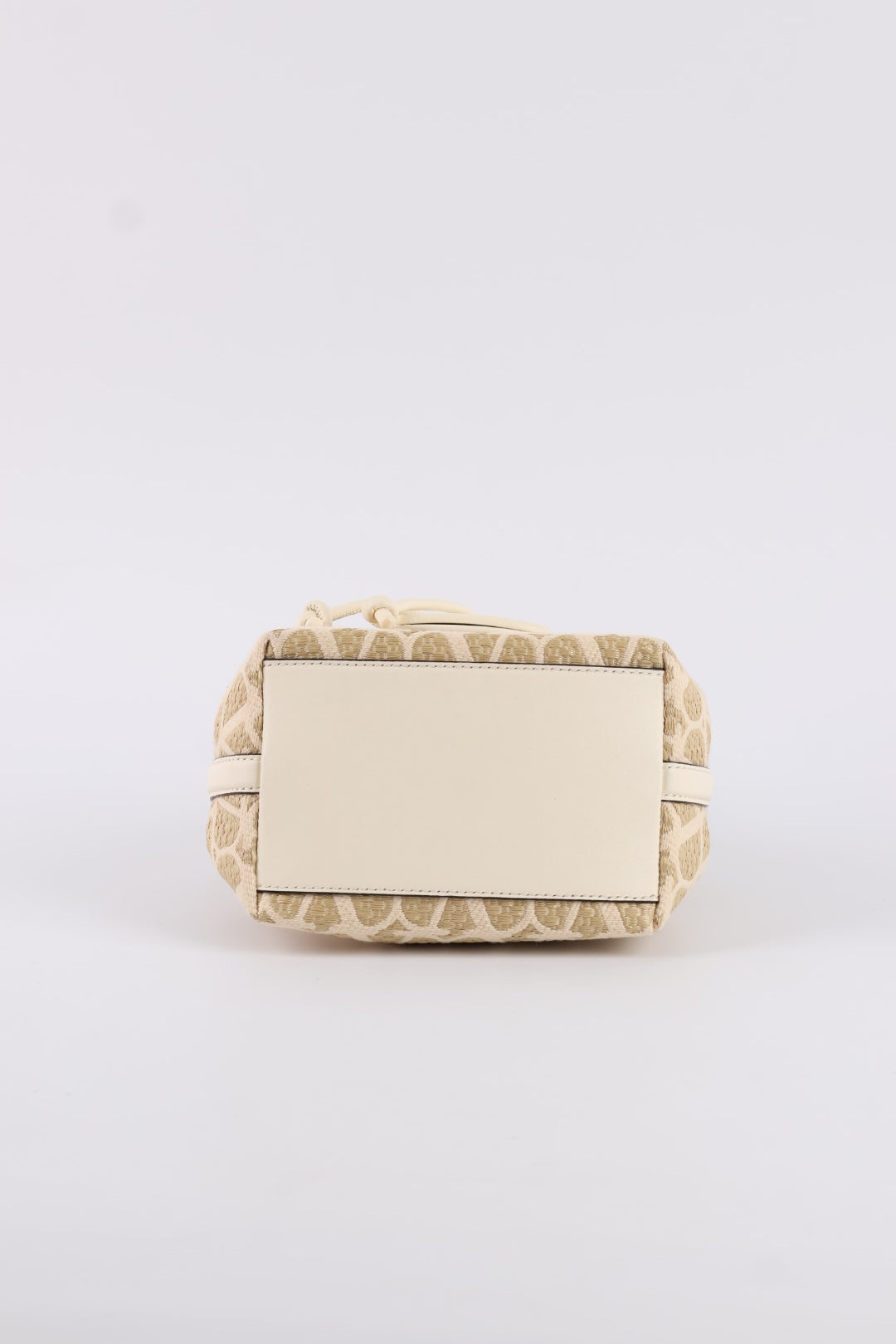 Valentino Bucket Locò Iconographe