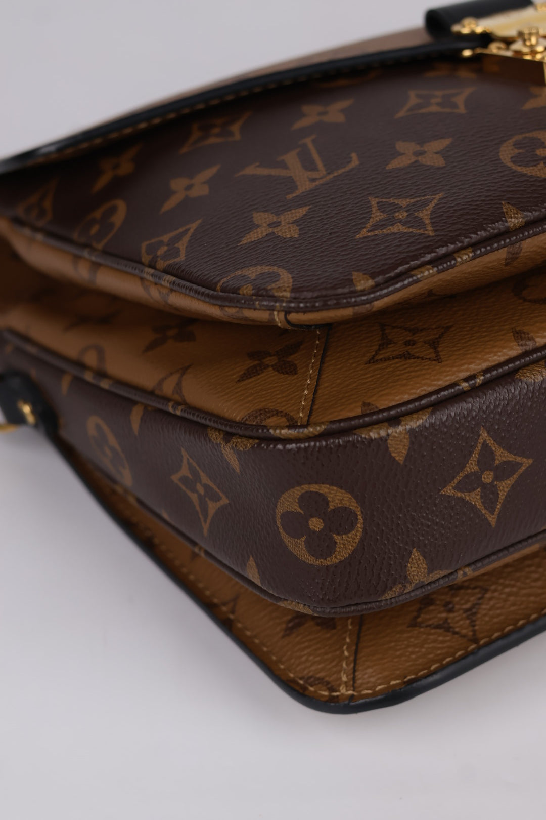 Louis Vuitton Métis Reverse