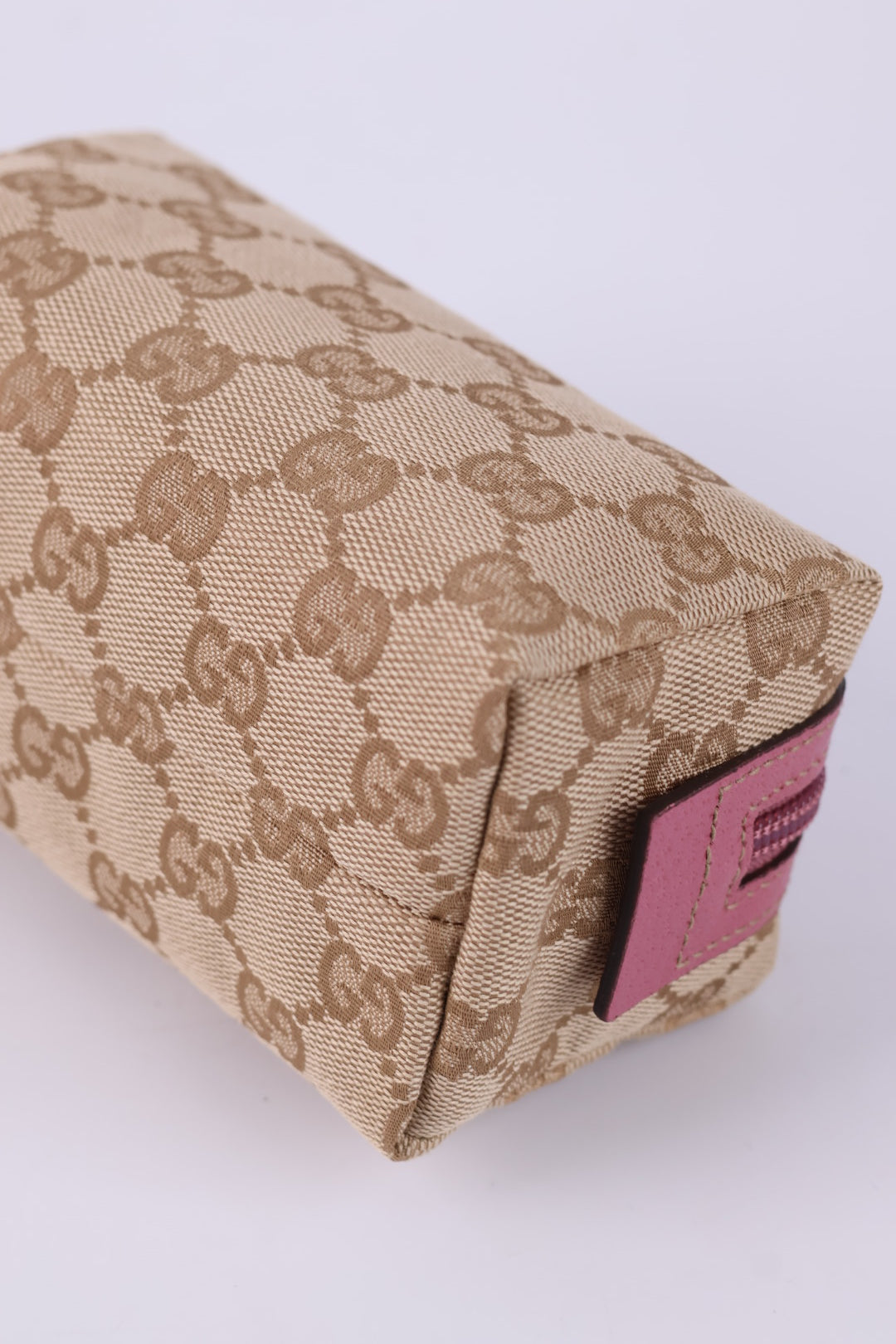 Gucci Mini Pouch GG Wave