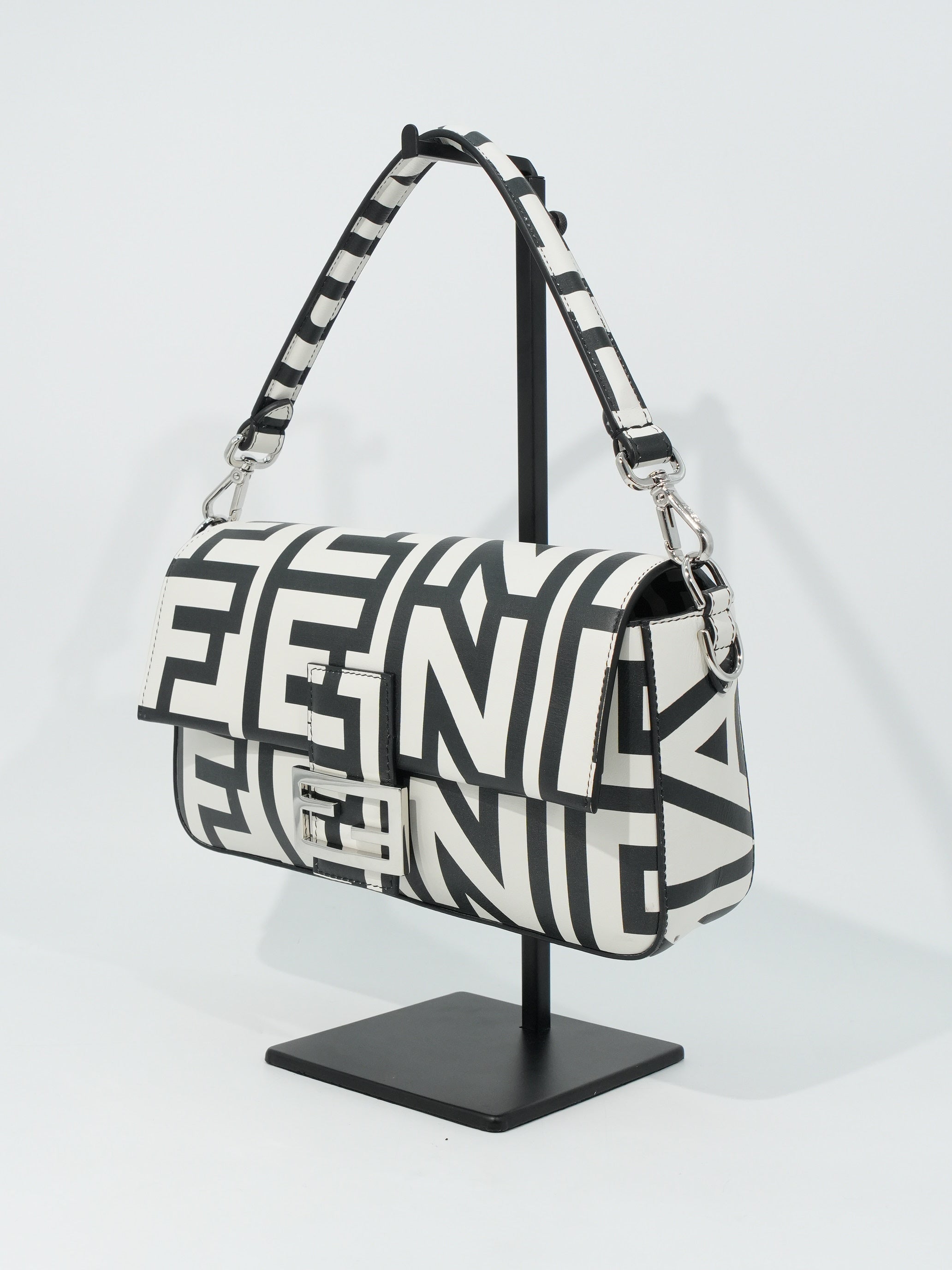 Fendi Baguette Media Marc Jacobs