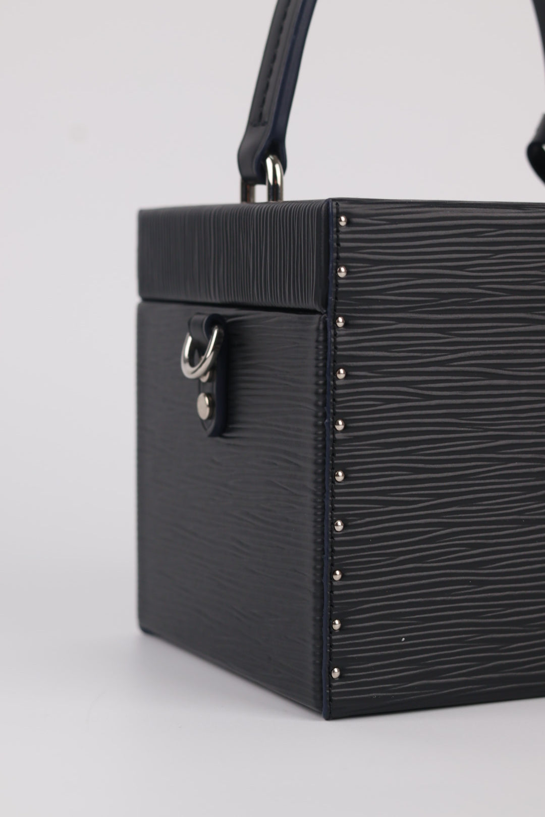 Louis Vuitton Bleecker Epi