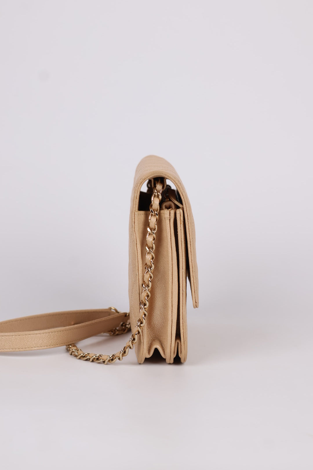 Chanel Pochette con Catena Caviar Perlato