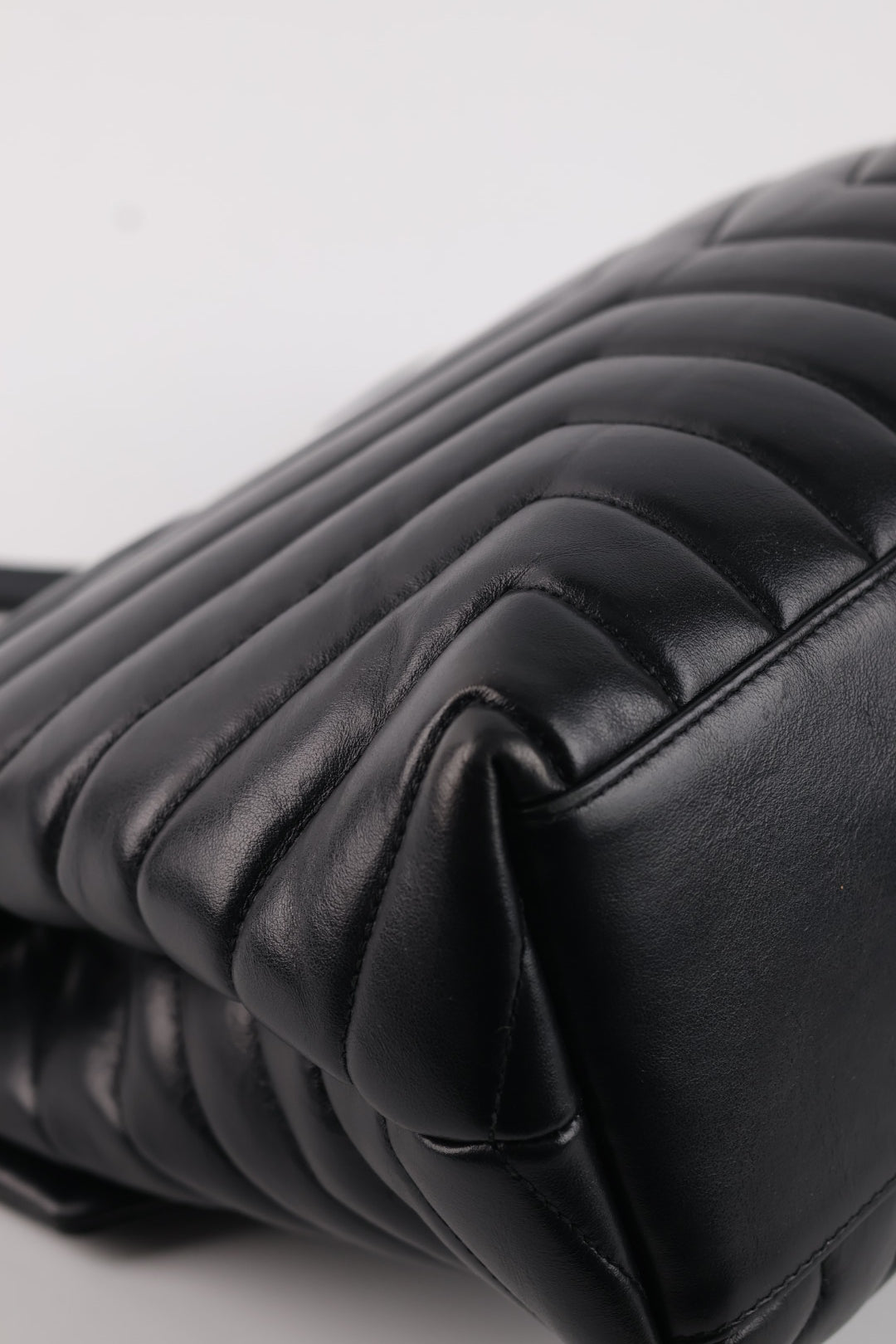 Saint Laurent Lou Lou Media