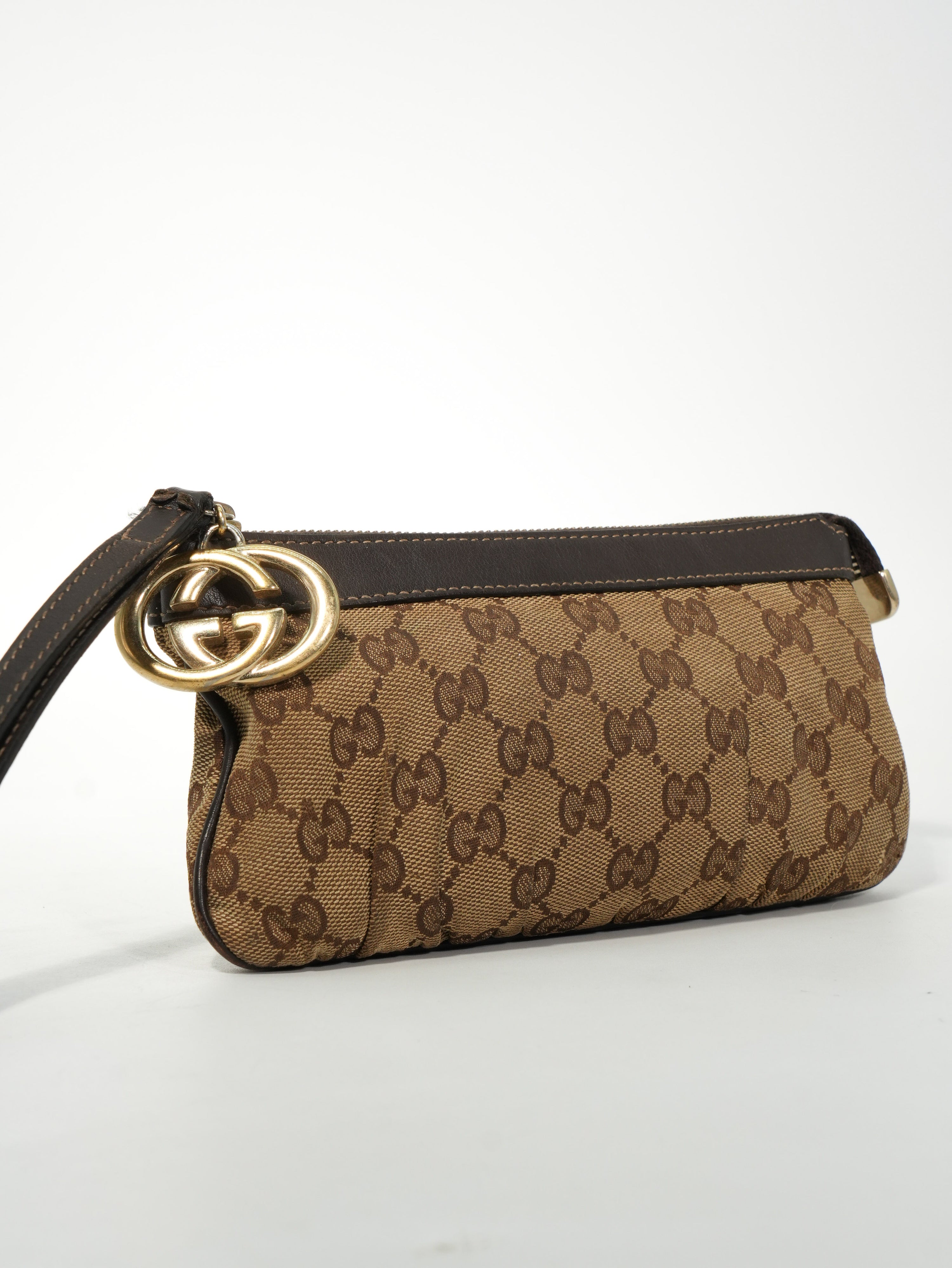 Gucci Mini Pochette GG Wave