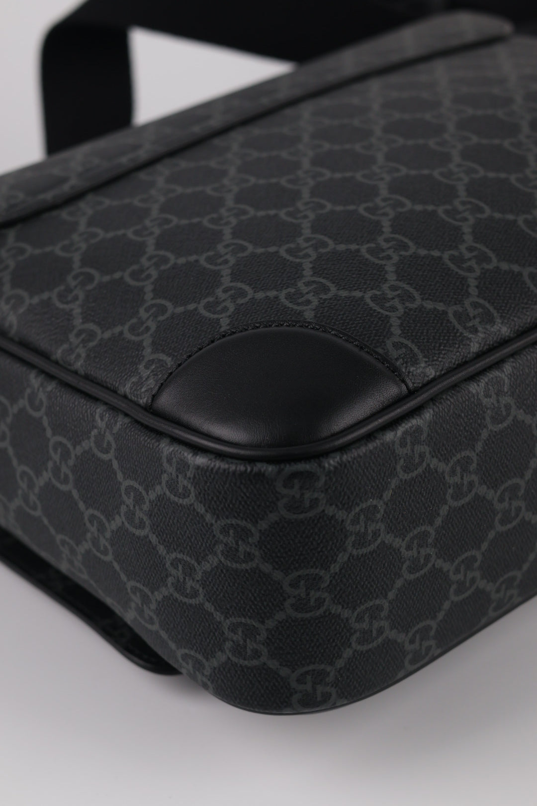 Gucci Emblem a Tracolla Media