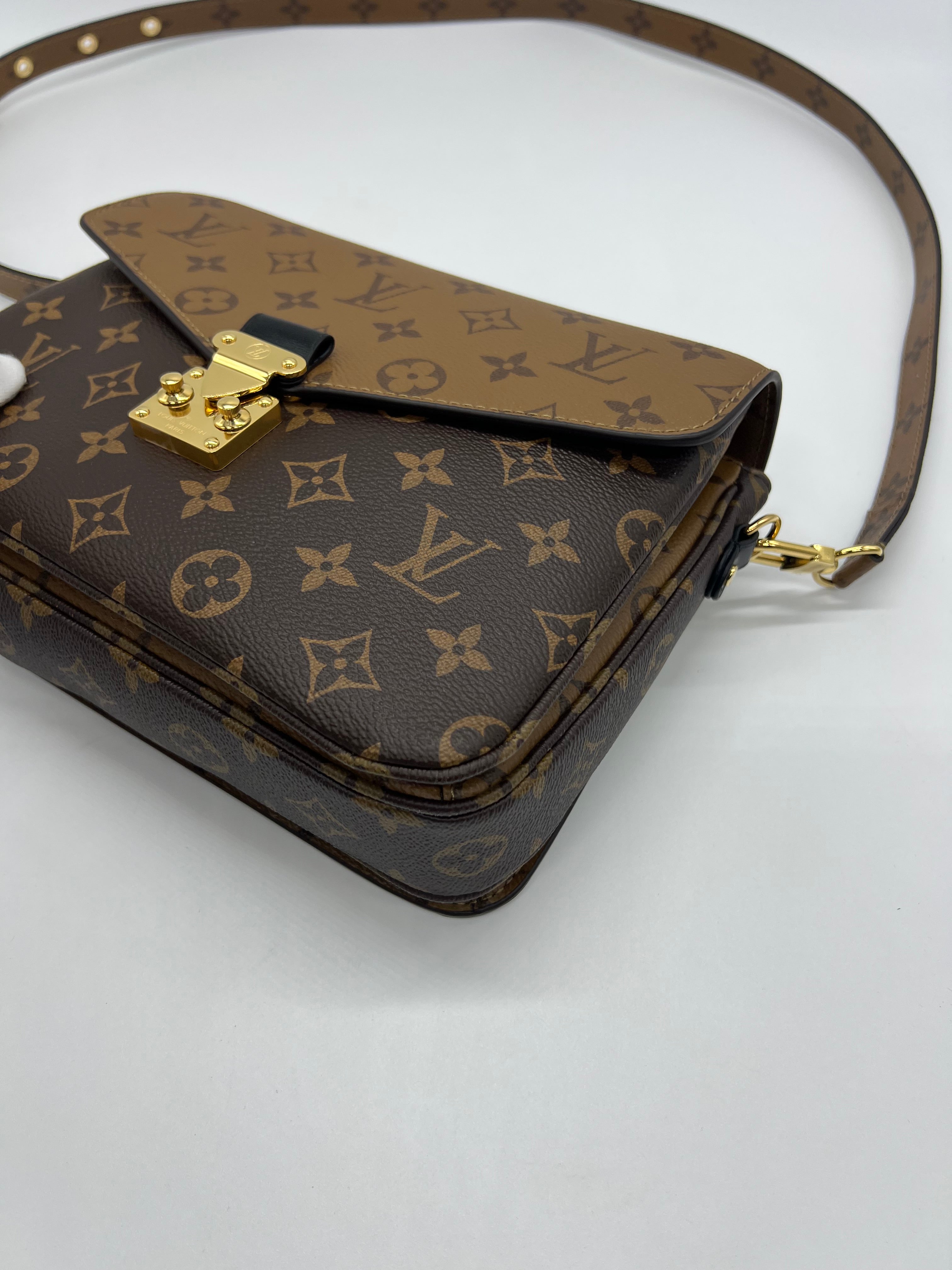 Louis Vuitton Métis Reverse