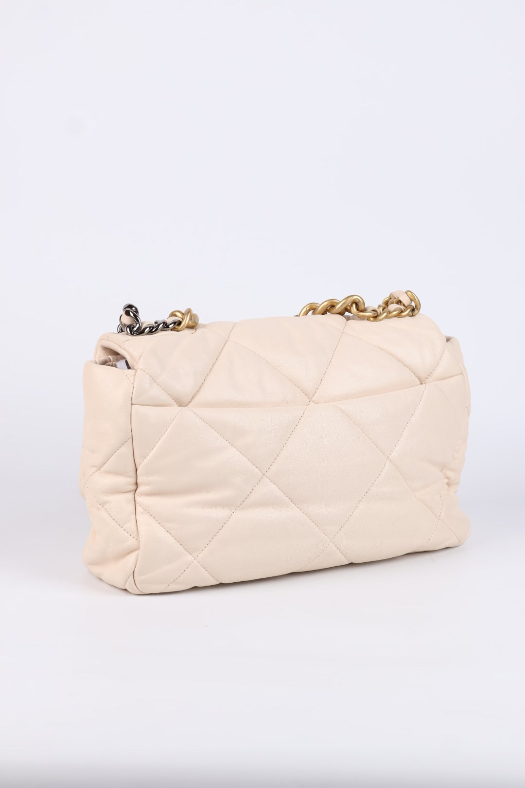 Chanel 19 Media in Pelle