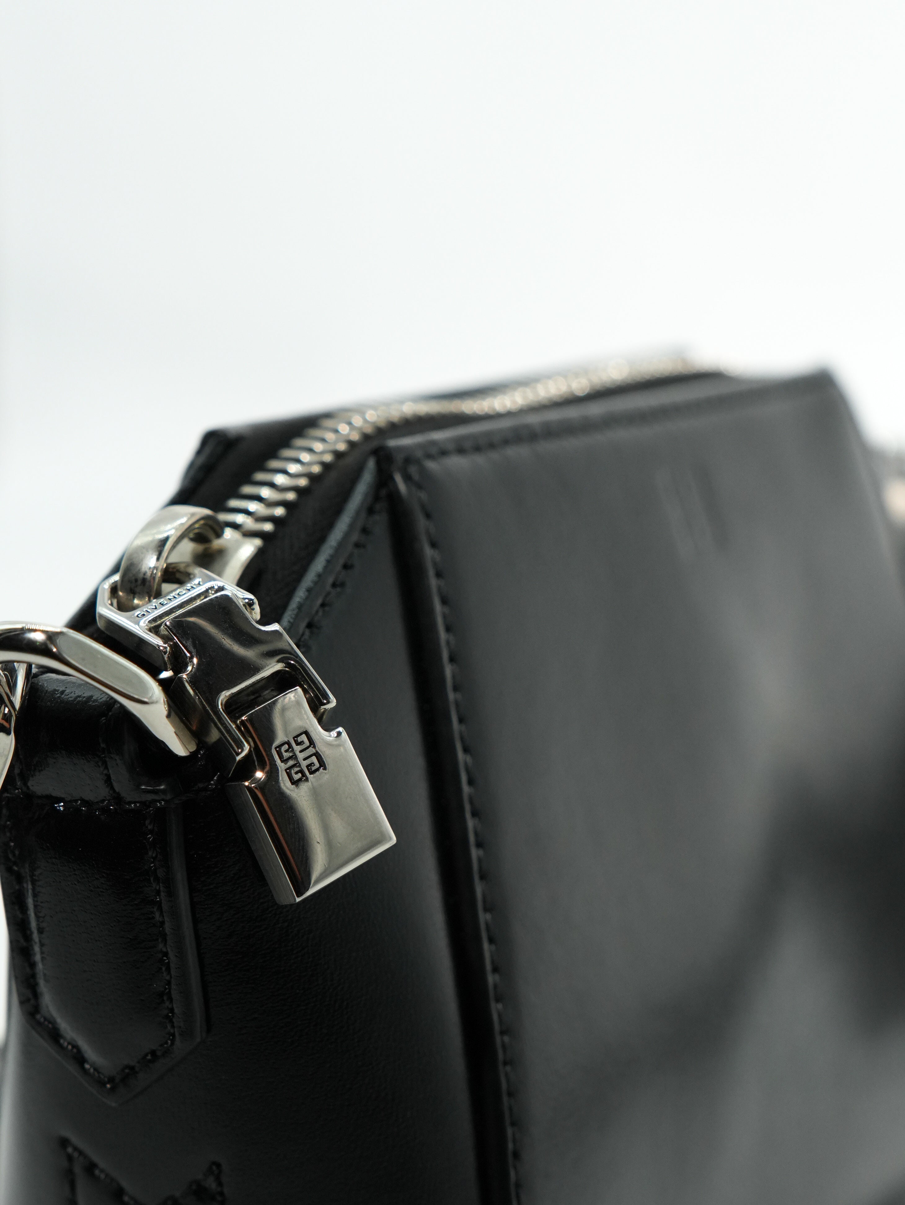 Givenchy Pochette Antigona con Tracolla