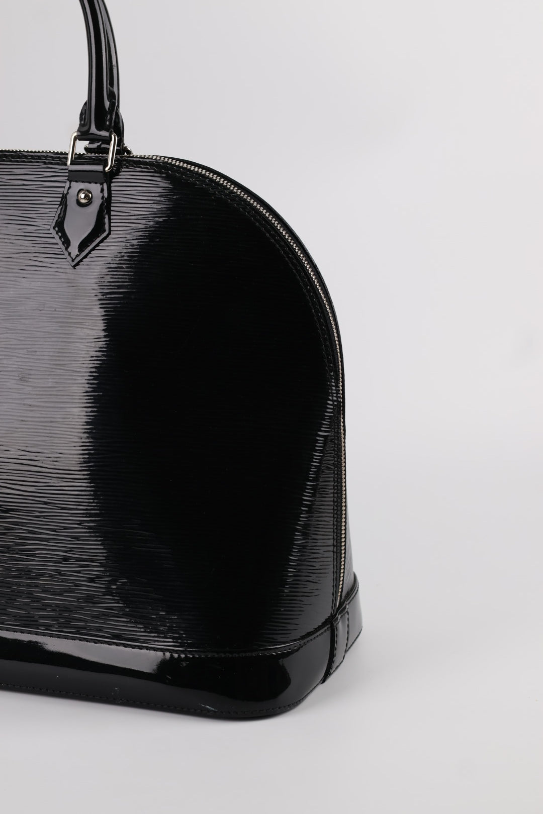 Louis Vuitton Alma MM Epi Vernis