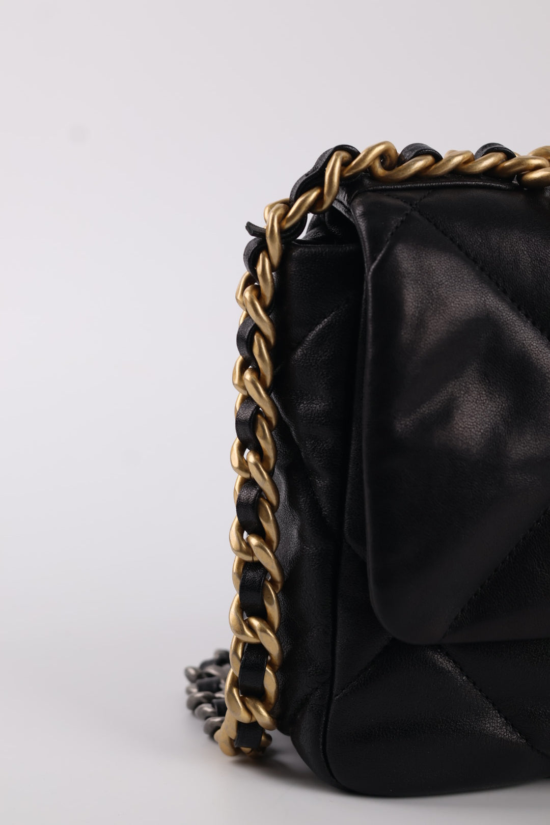Chanel 19 in Pelle