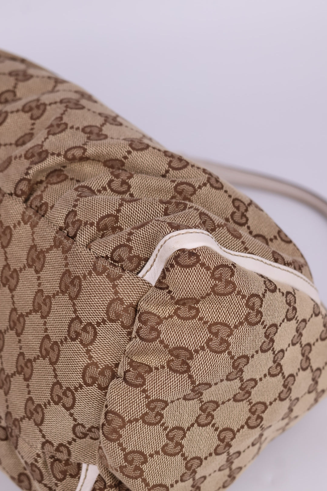 Gucci Abbey D-Ring GG Supreme