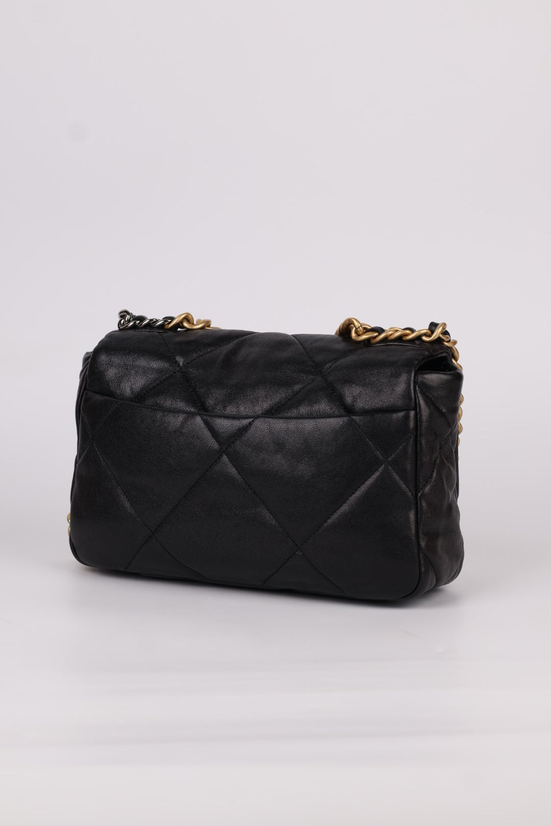 Chanel 19 in Pelle d’Agnello