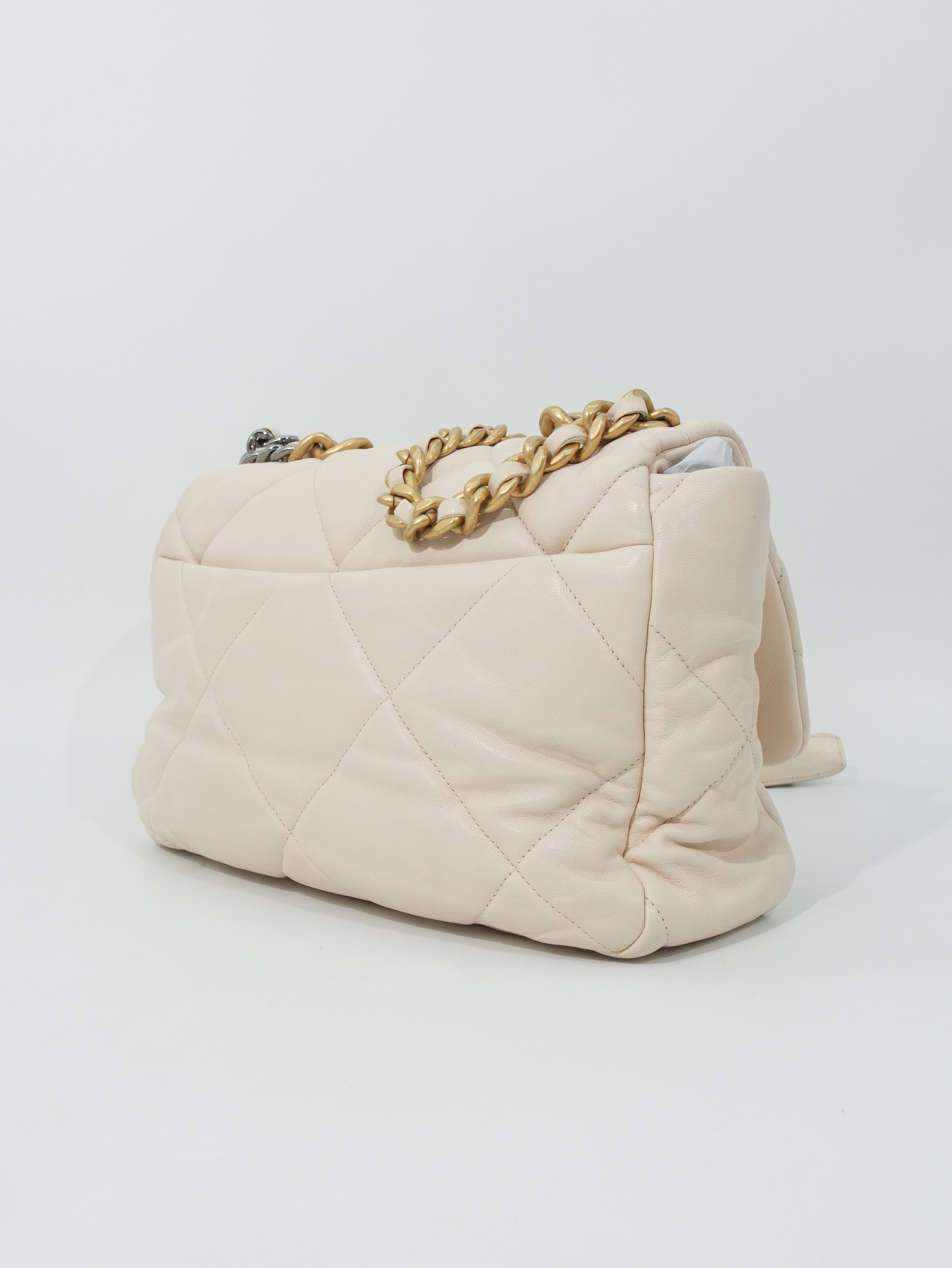 Chanel 19 Large in Pelle d’Agnello