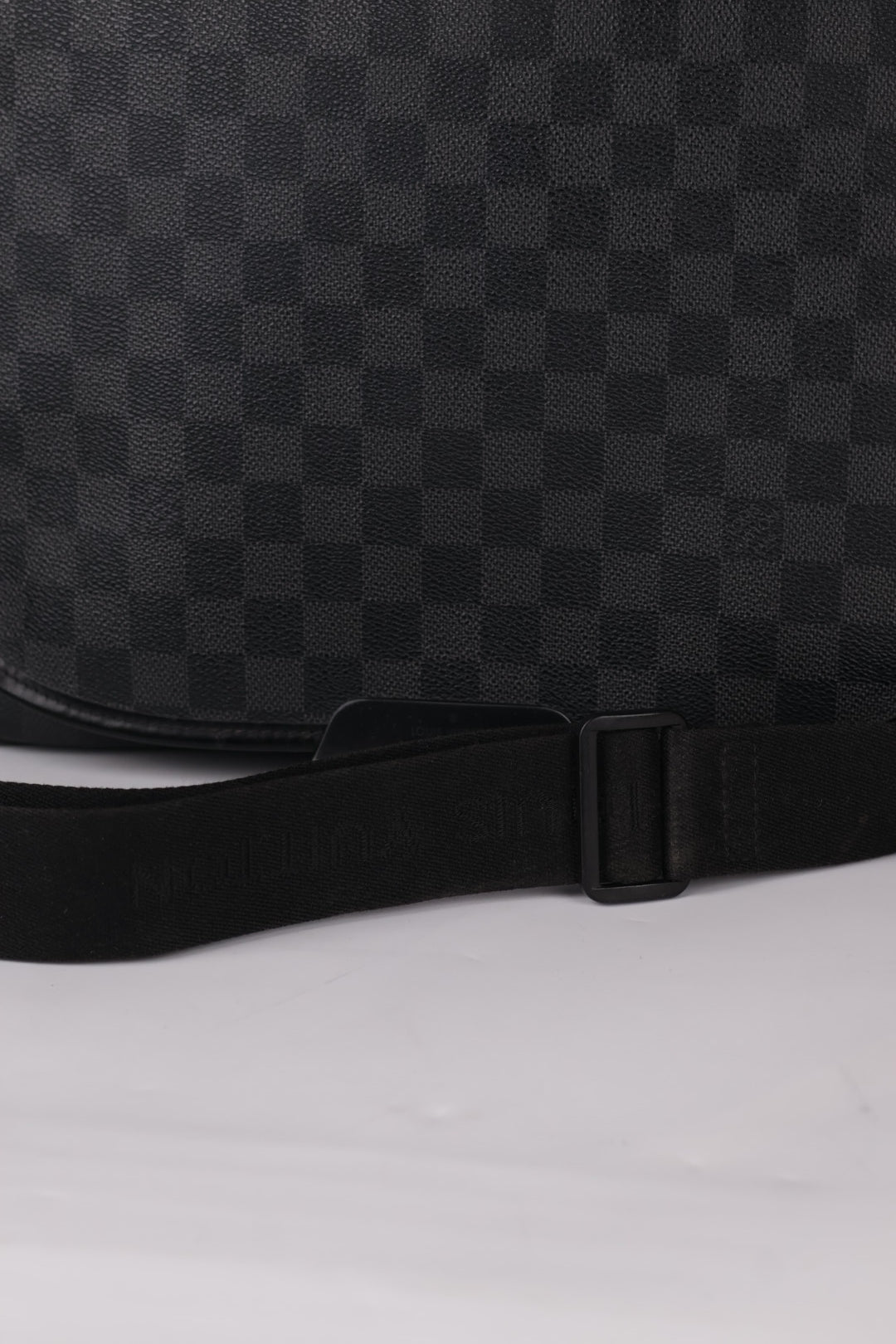 Louis Vuitton Abesses Messenger Damier Graphite