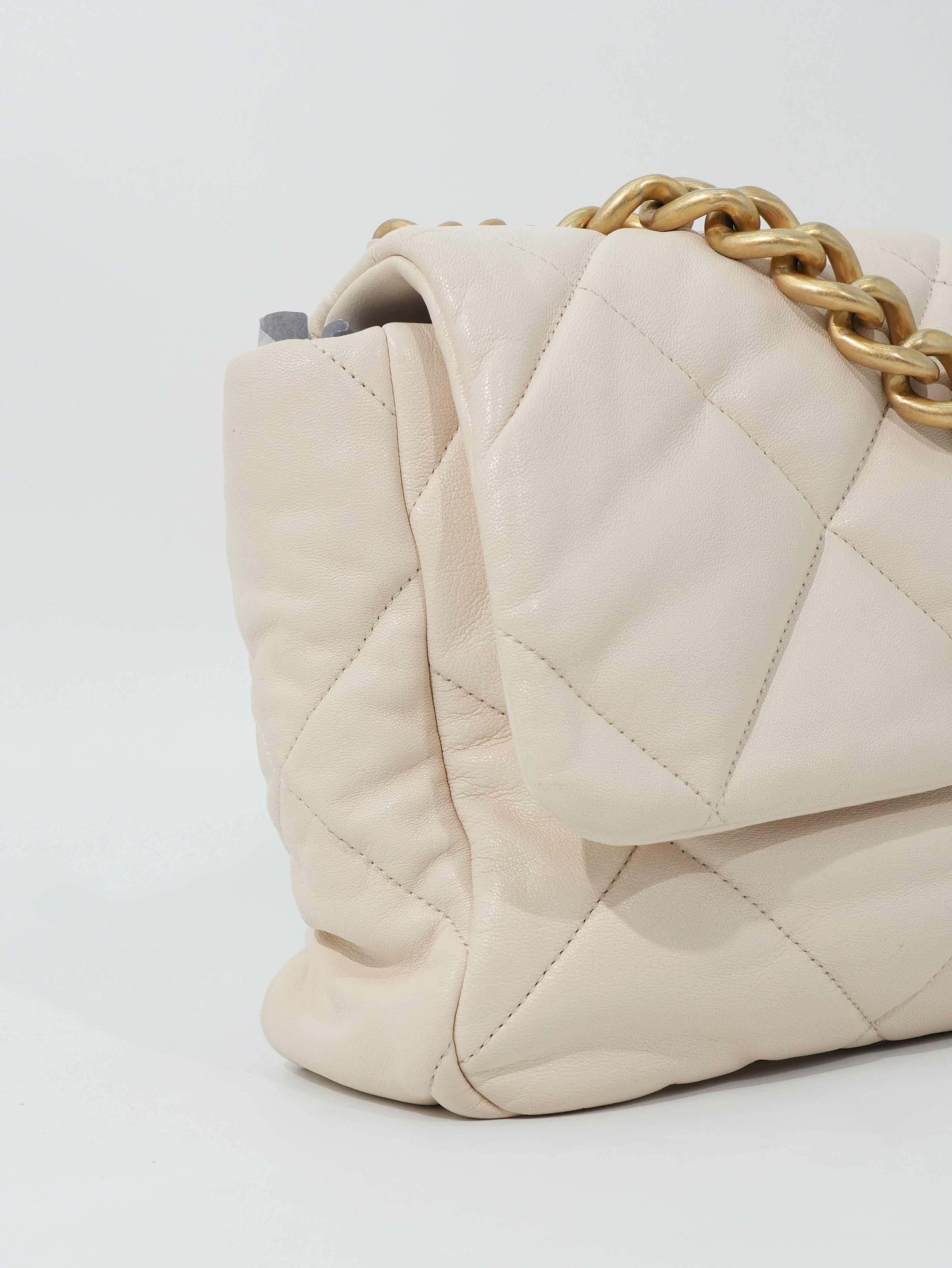 Chanel 19 Large in Pelle d’Agnello