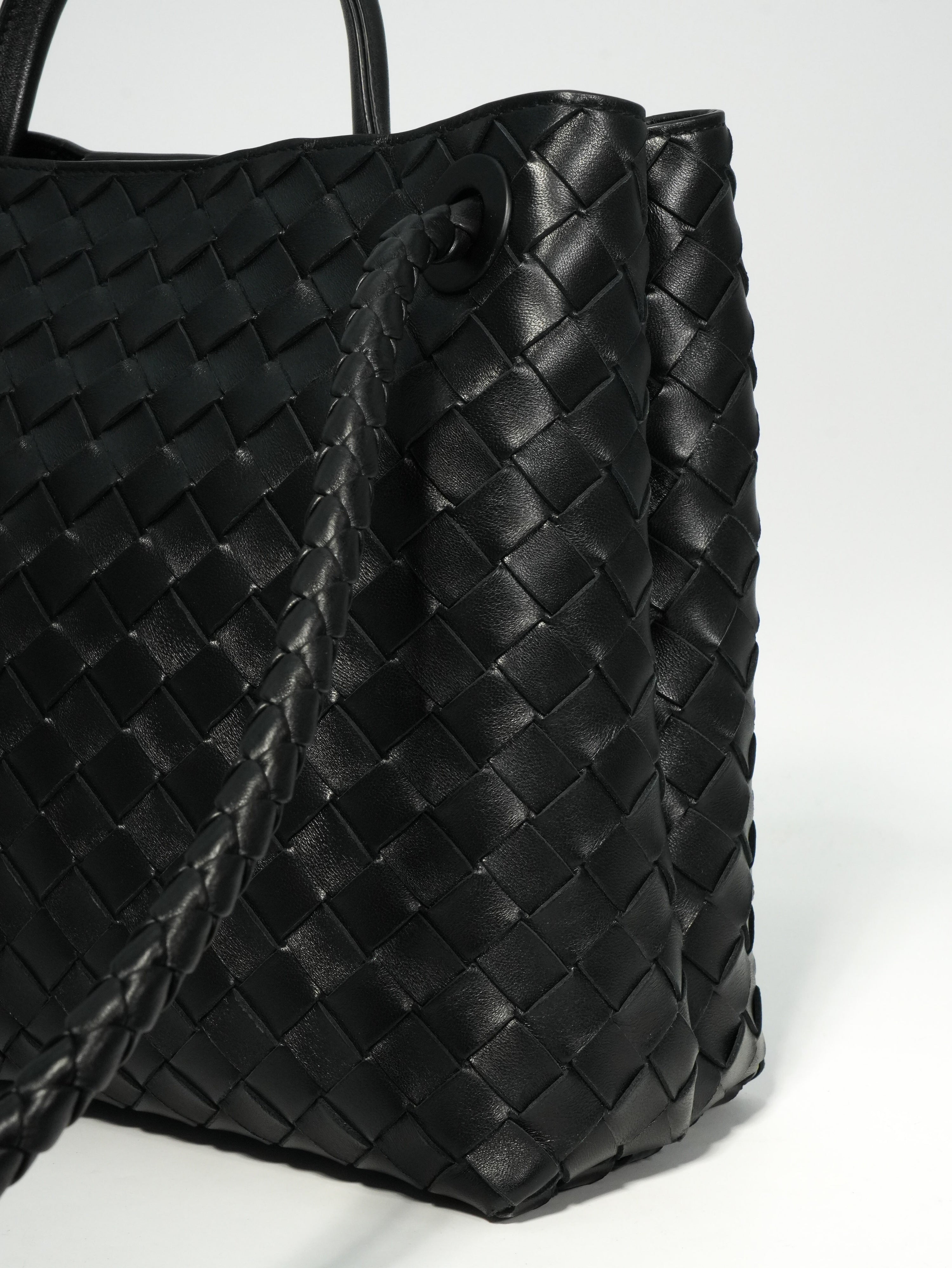 Bottega Veneta Andiamo Media