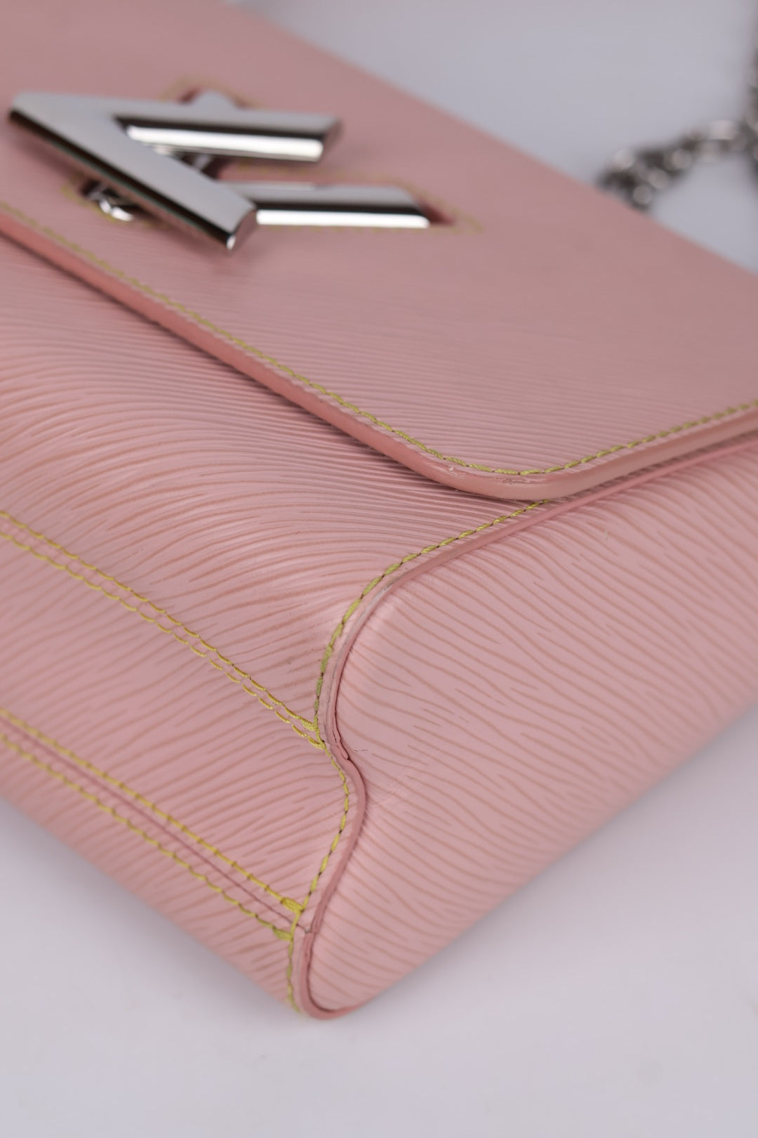Louis Vuitton Twist MM Epi
