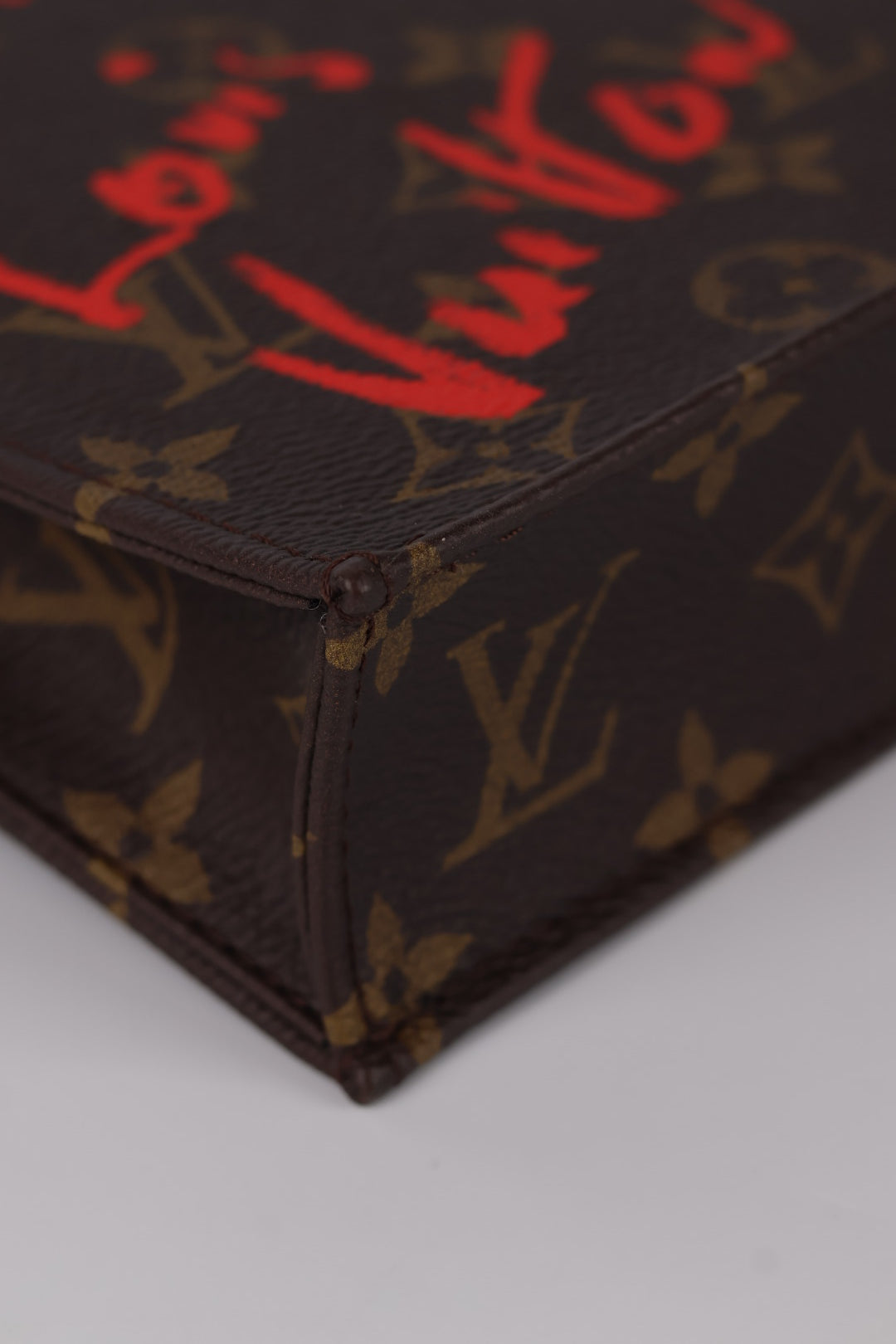 Louis Vuitton Mini Sac Plat Fall in Love