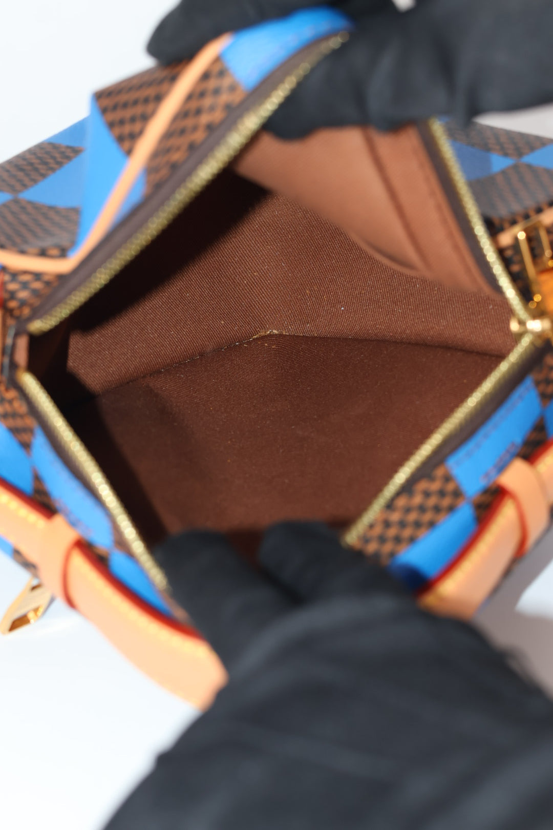 Louis Vuitton Chess Messenger Damier Pop