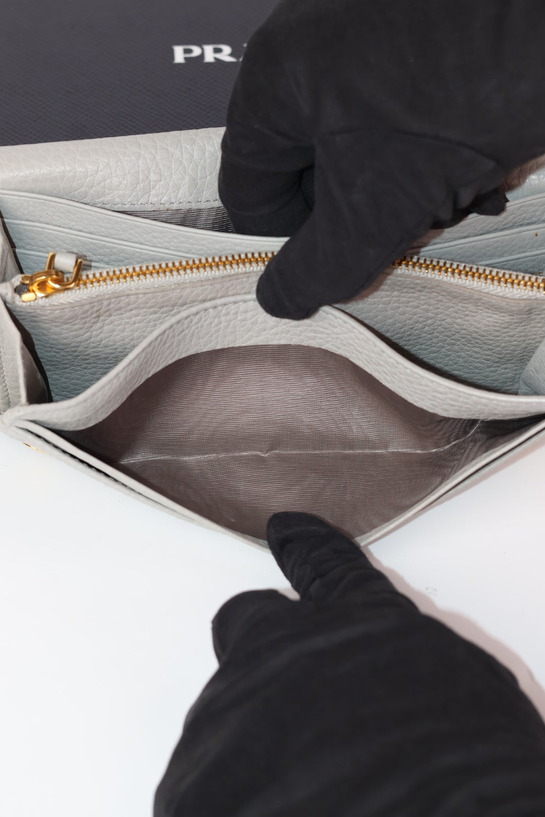 Prada Portafoglio Lungo in Pelle