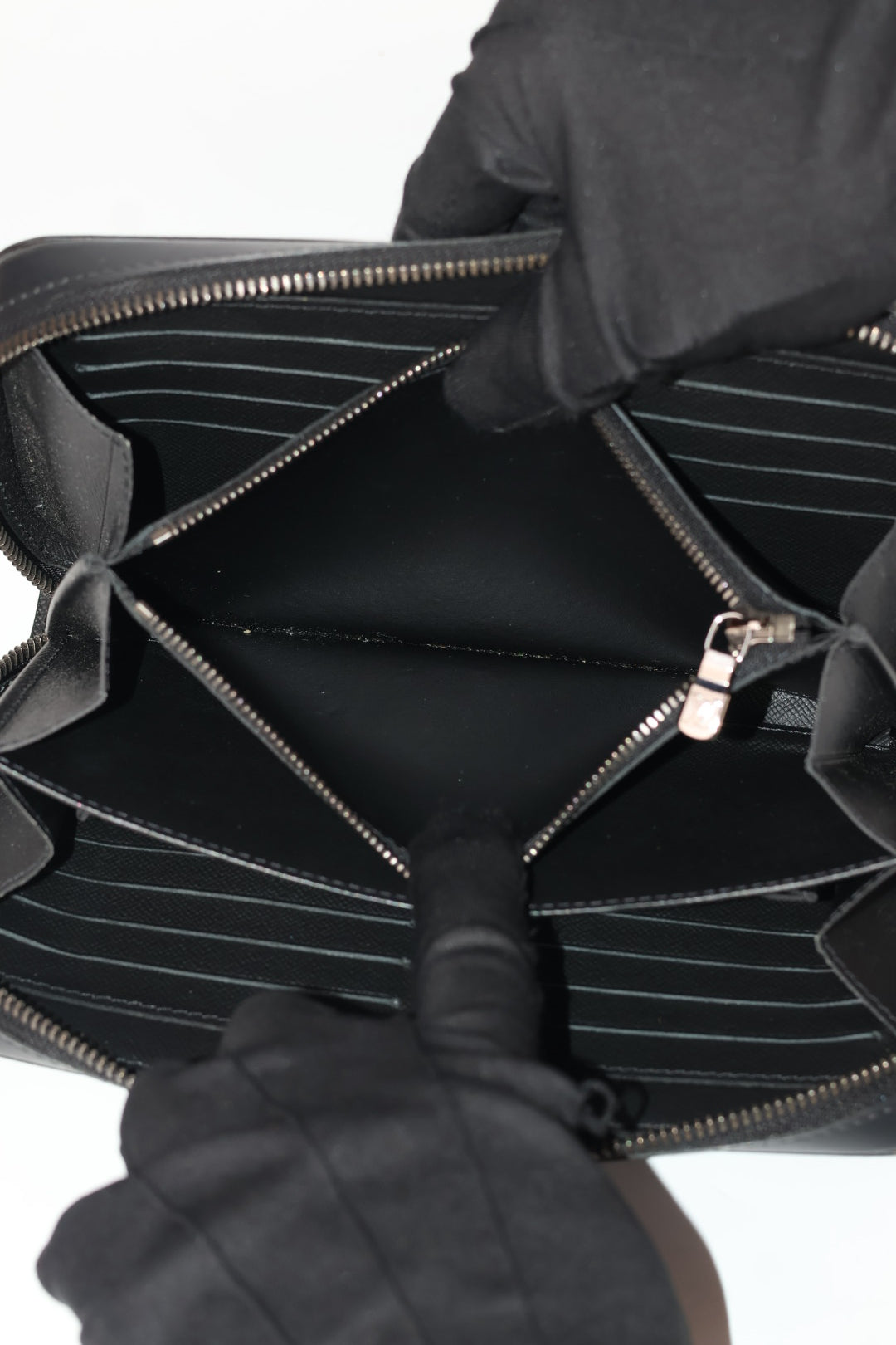 Louis Vuitton Pochette Zippy Monogram Eclipse