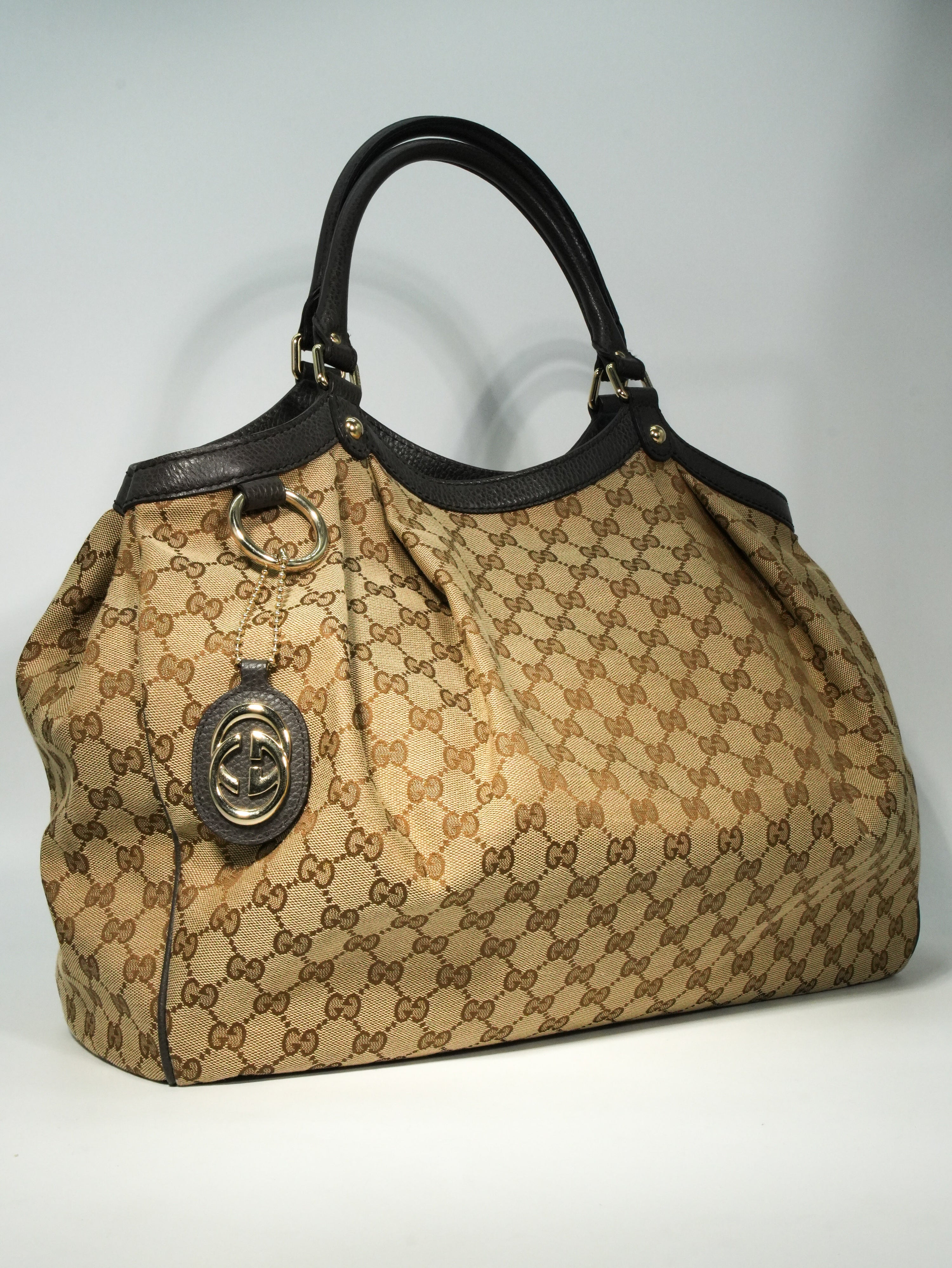 Gucci Sukey Large GG Wave