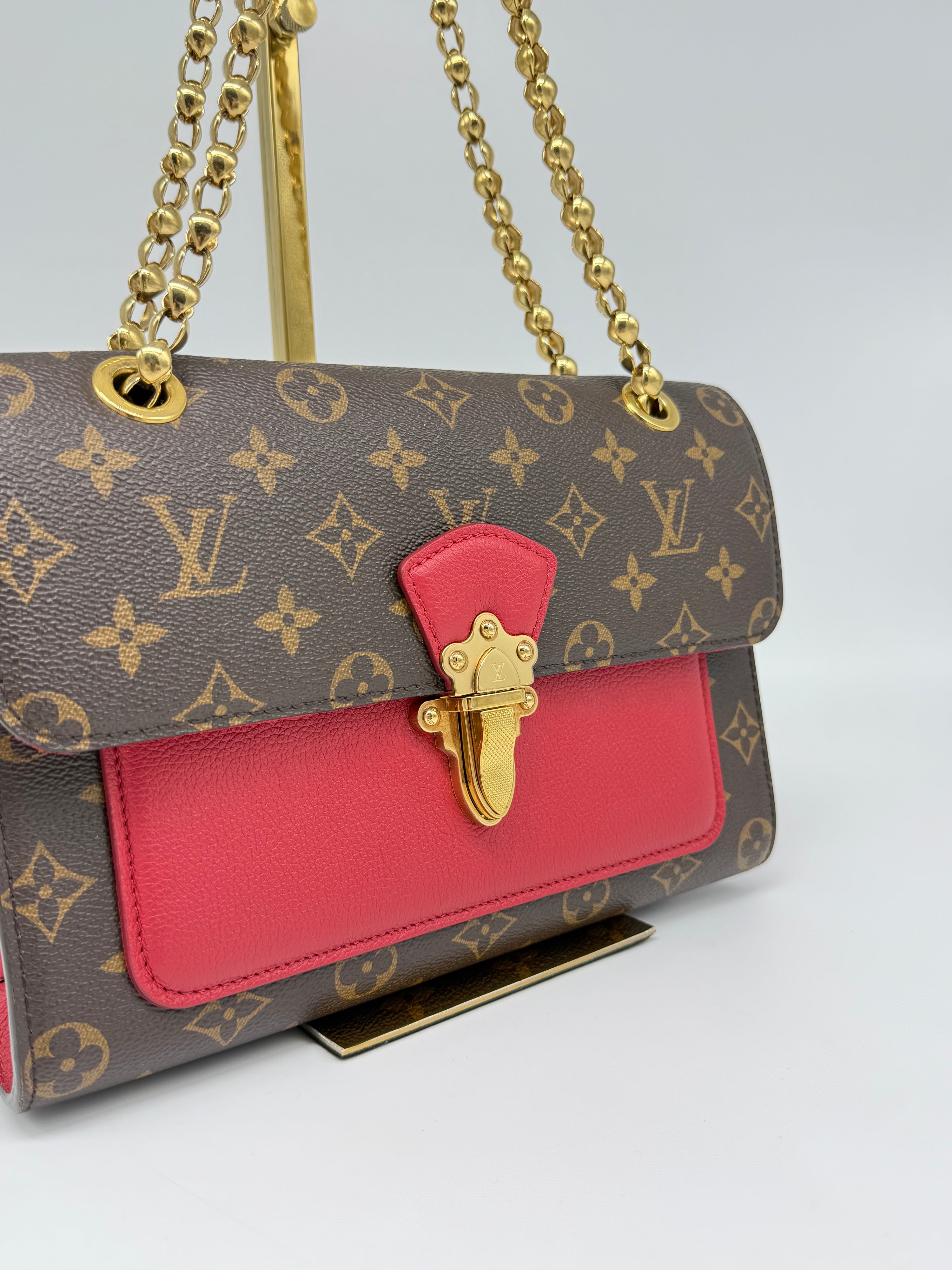 Louis Vuitton Victoire Monogram