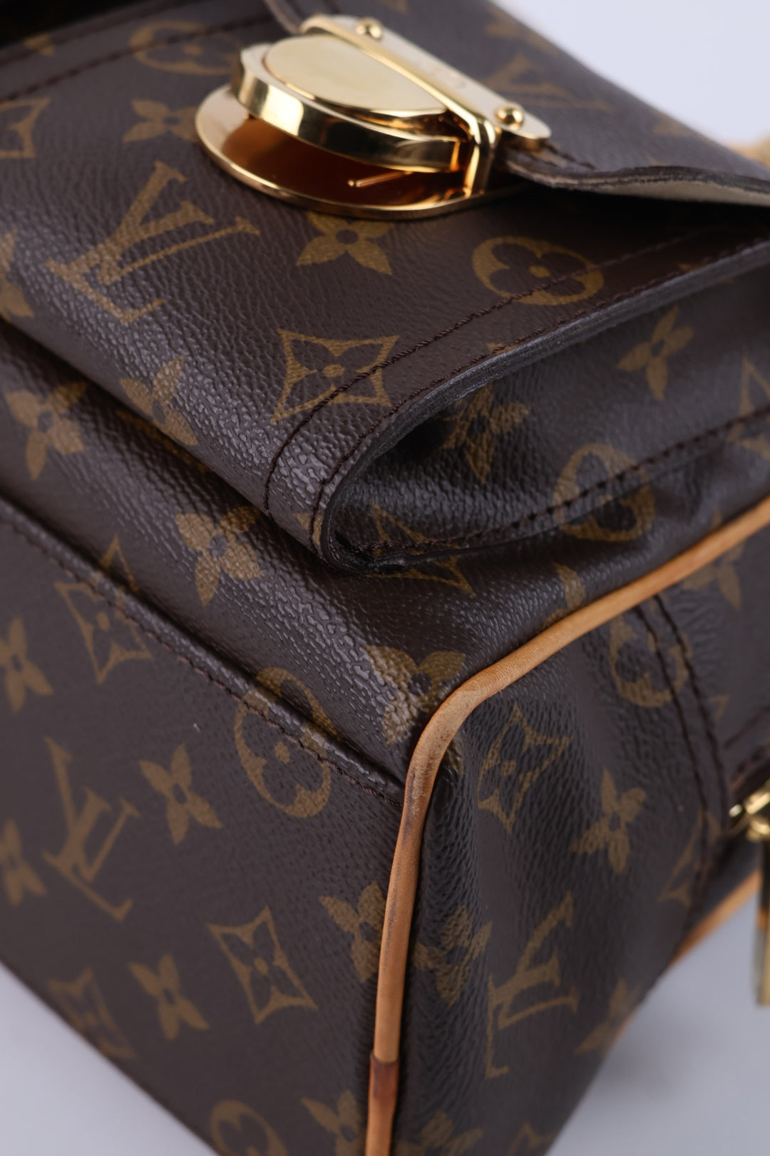 Louis Vuitton Manhattan Monogram