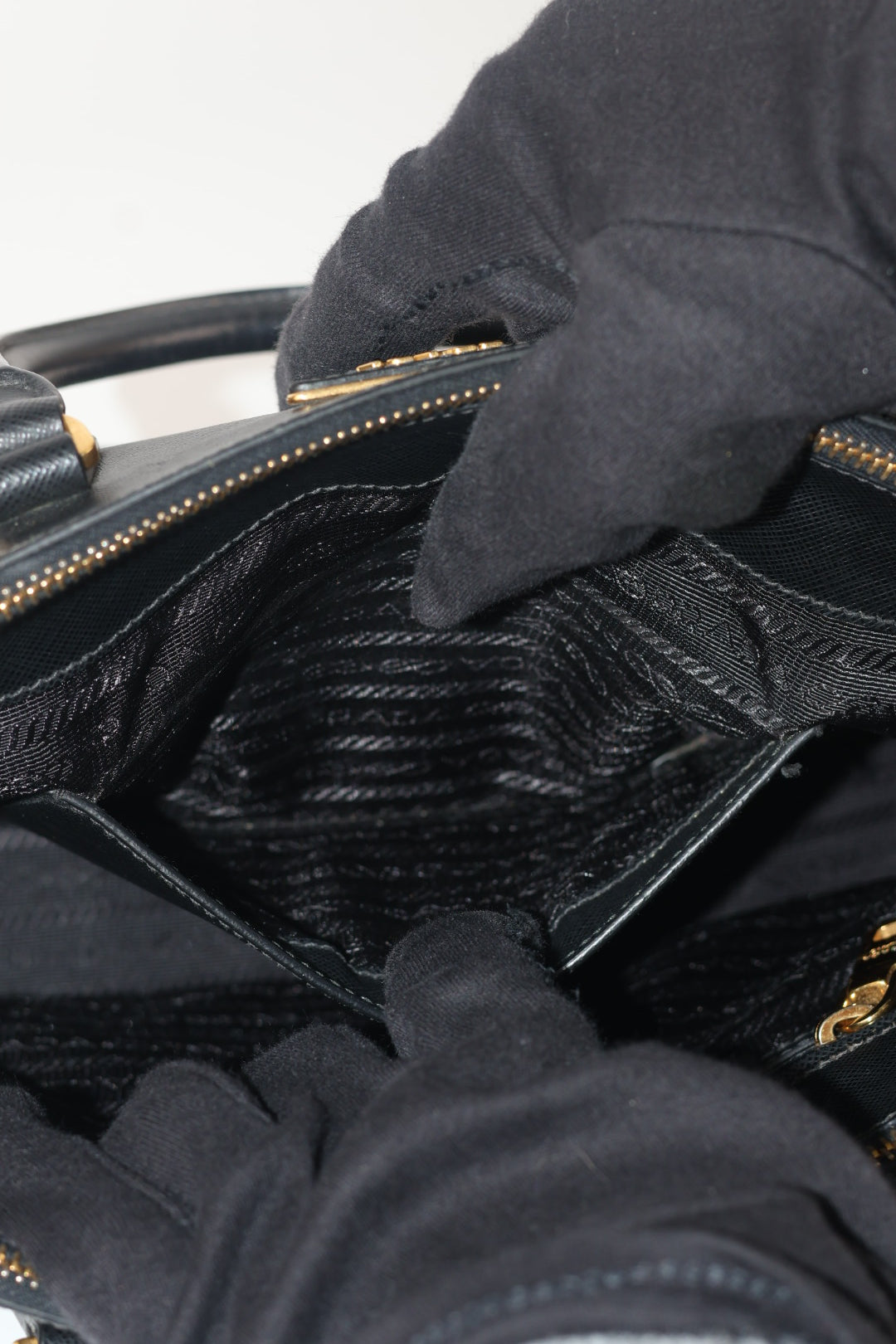 Prada Galleria Media Saffiano