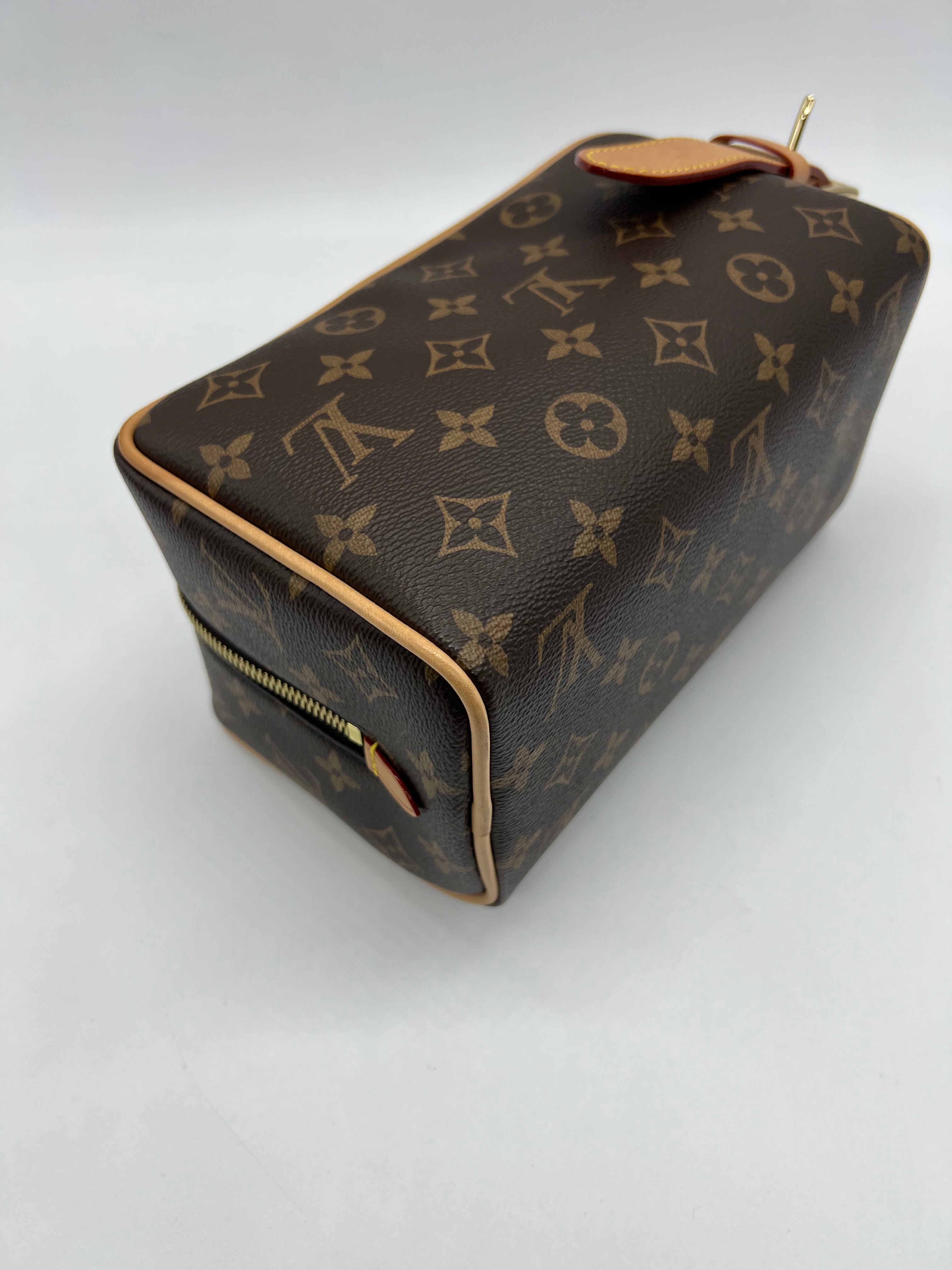 Louis Vuitton Trousse Toilette Locker Dopp Kit