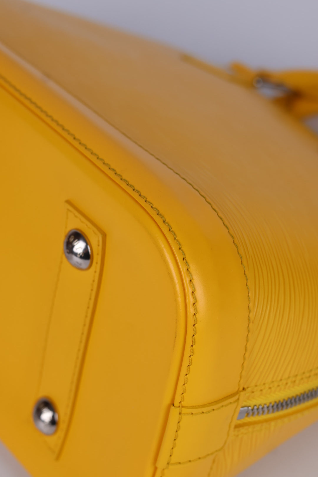 Louis Vuitton Alma Pm Epi