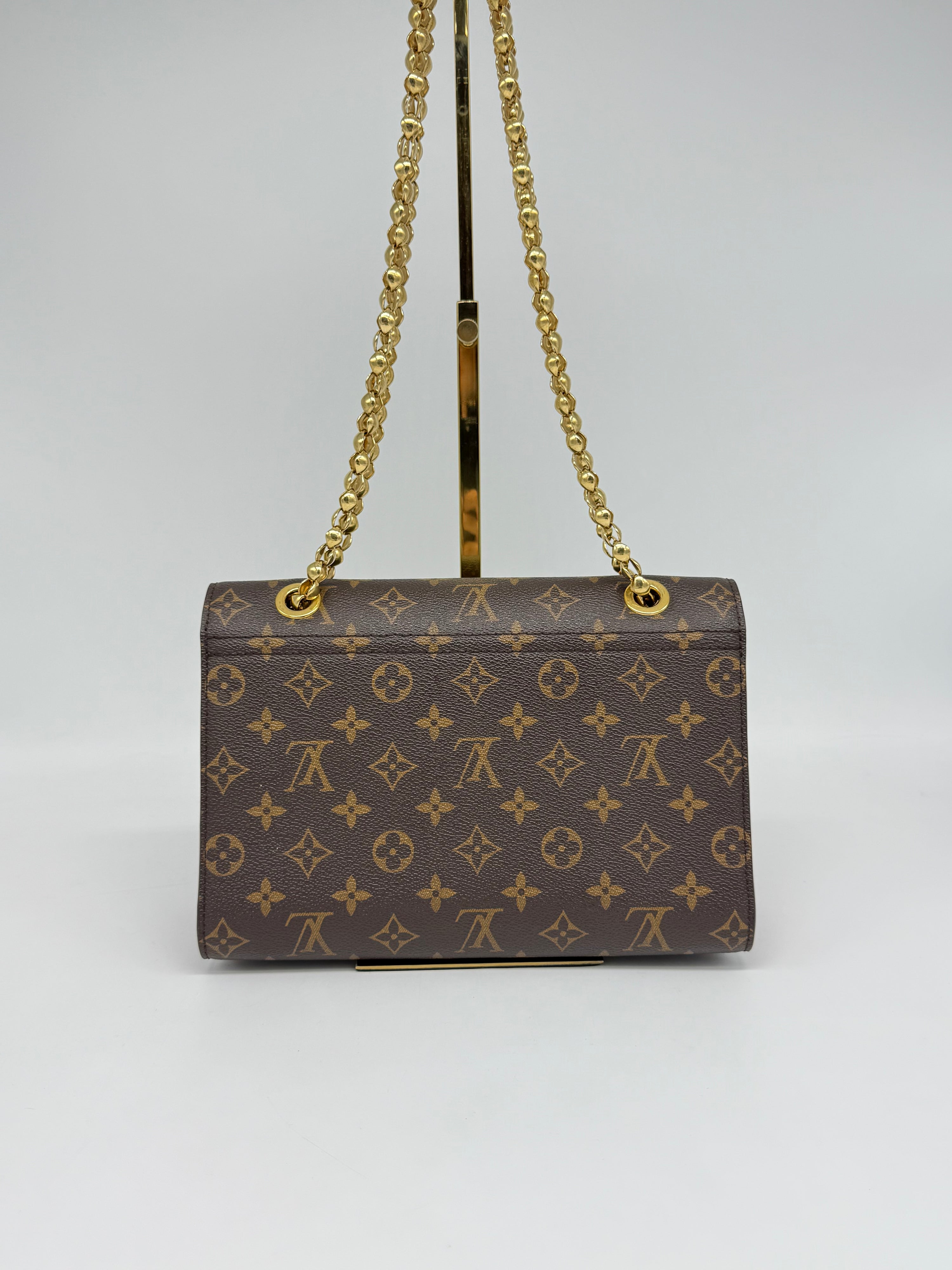 Louis Vuitton Victoire Monogram