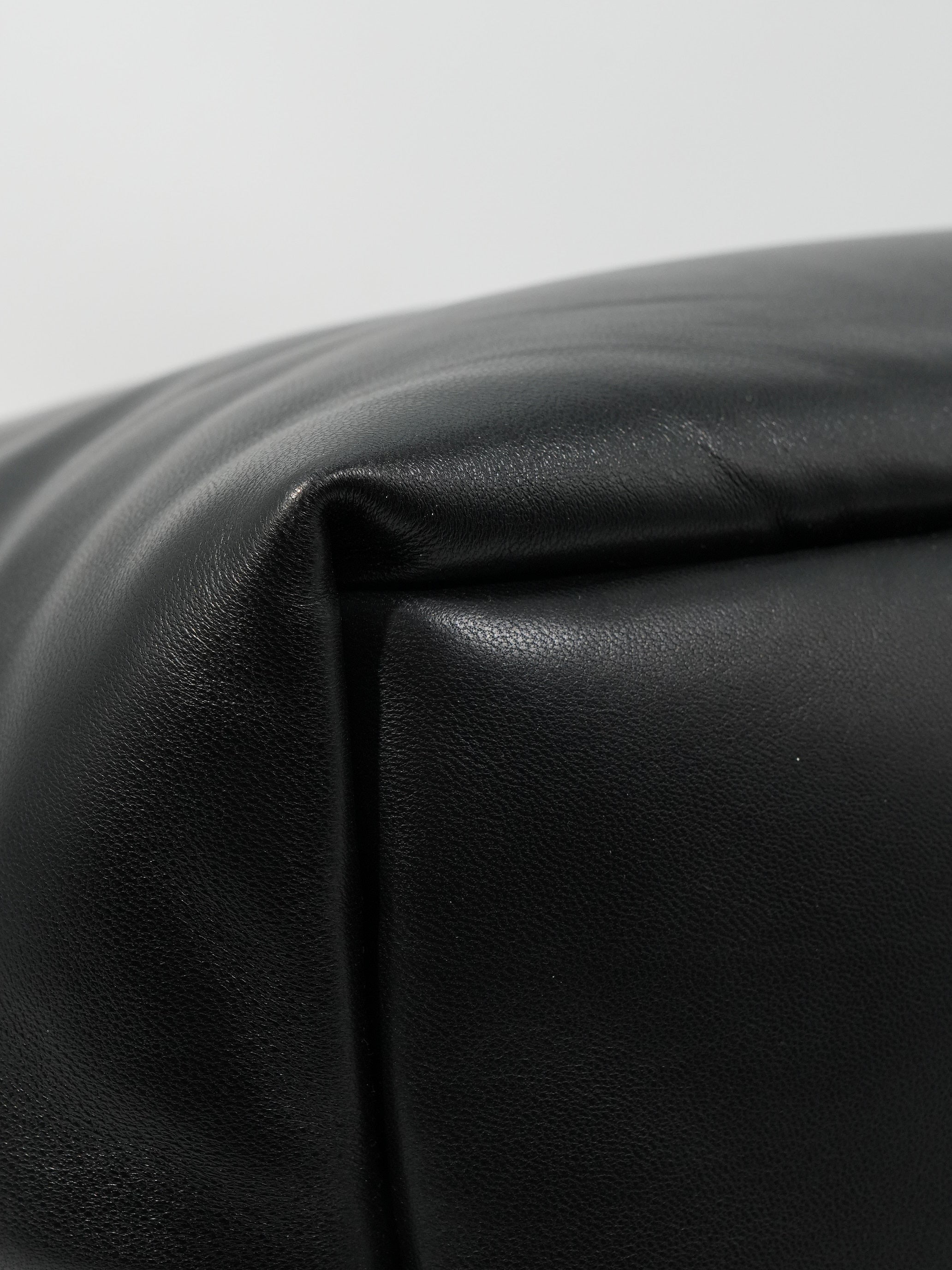 Saint Laurent New Tote Lettering in Pelle