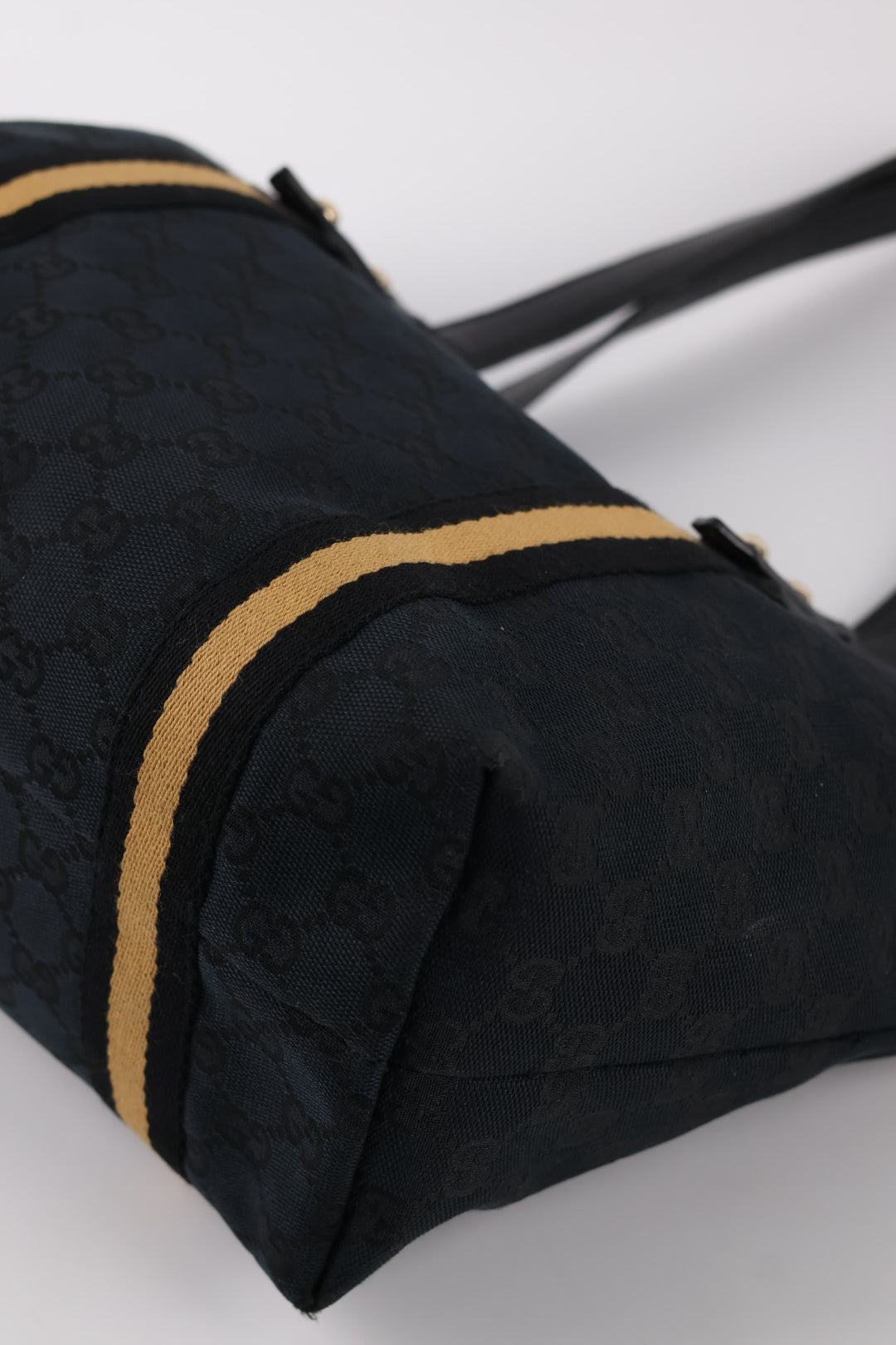 Gucci Tote GG Wave Small