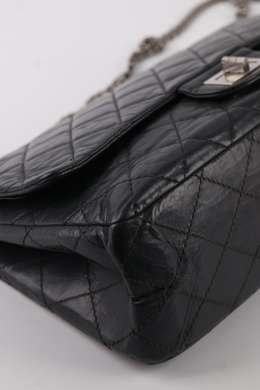 Chanel 2.55 Reissue Grande