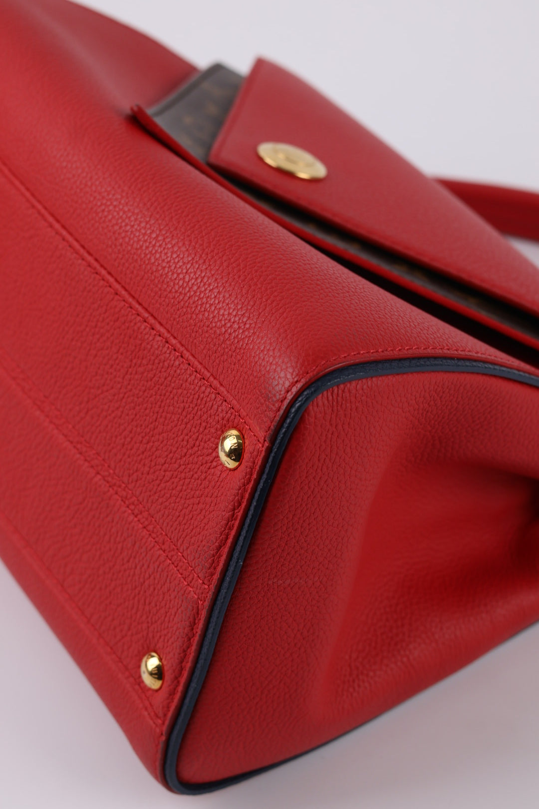 Louis Vuitton Double V