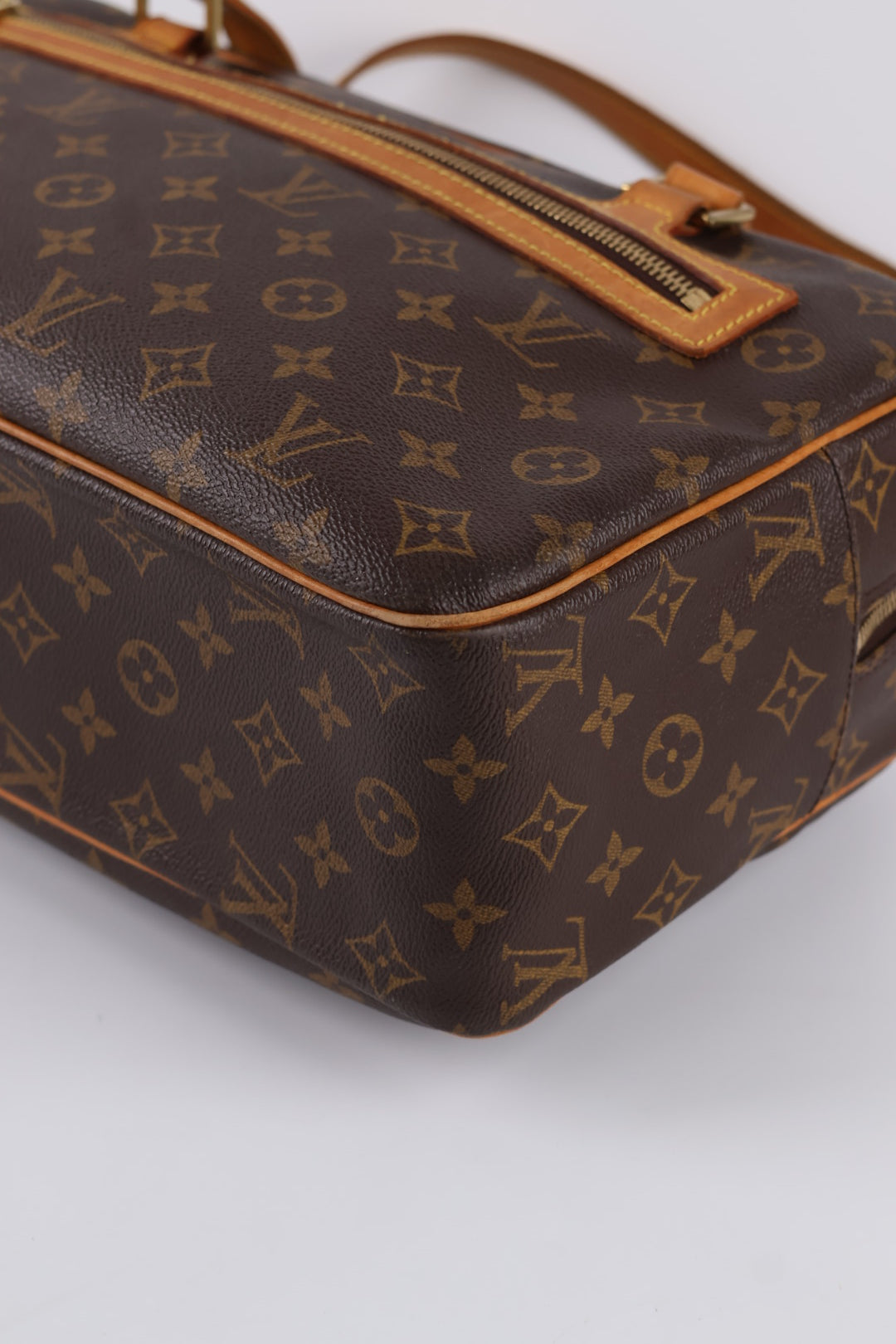 Louis Vuitton Cité GM Monogram