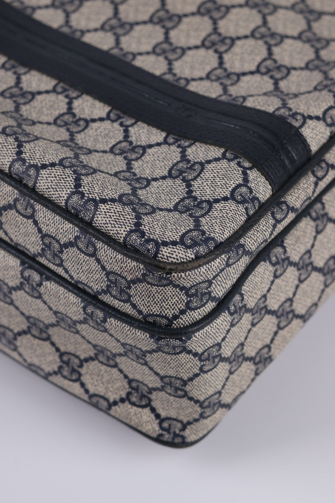 Gucci Messenger GG Supreme Vintage