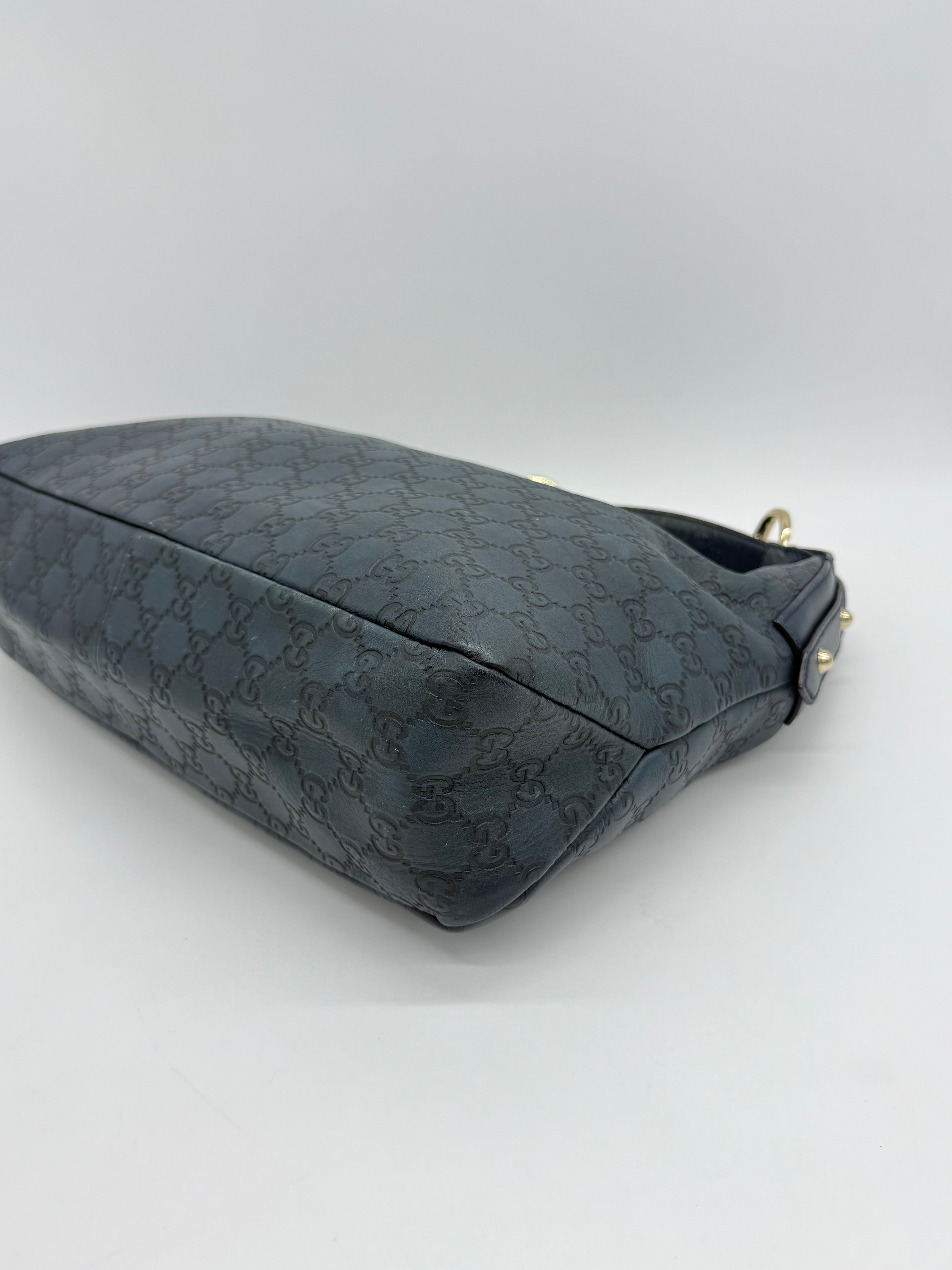 Gucci Hobo GG Signature