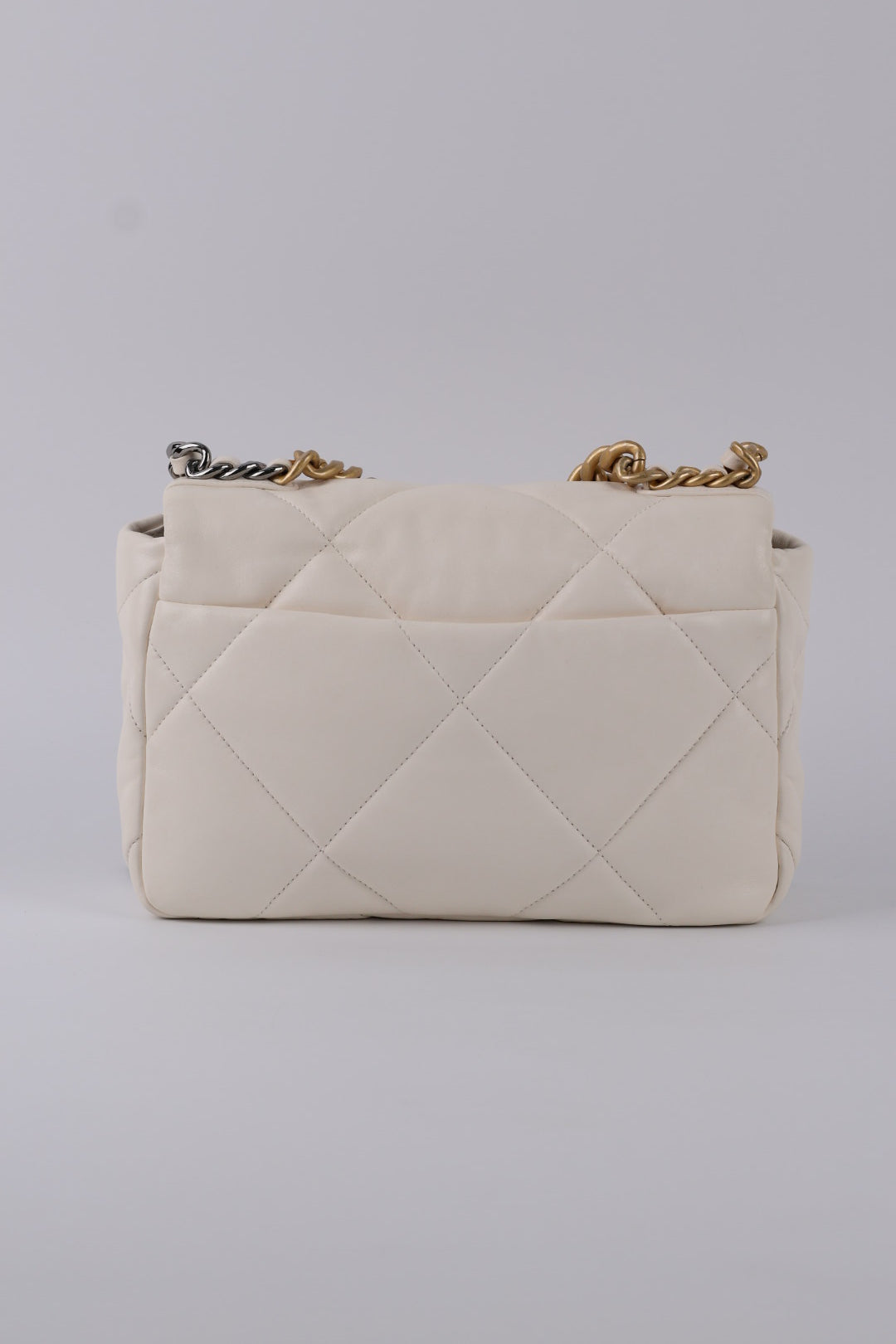 Chanel 19 in Pelle D’Agnello