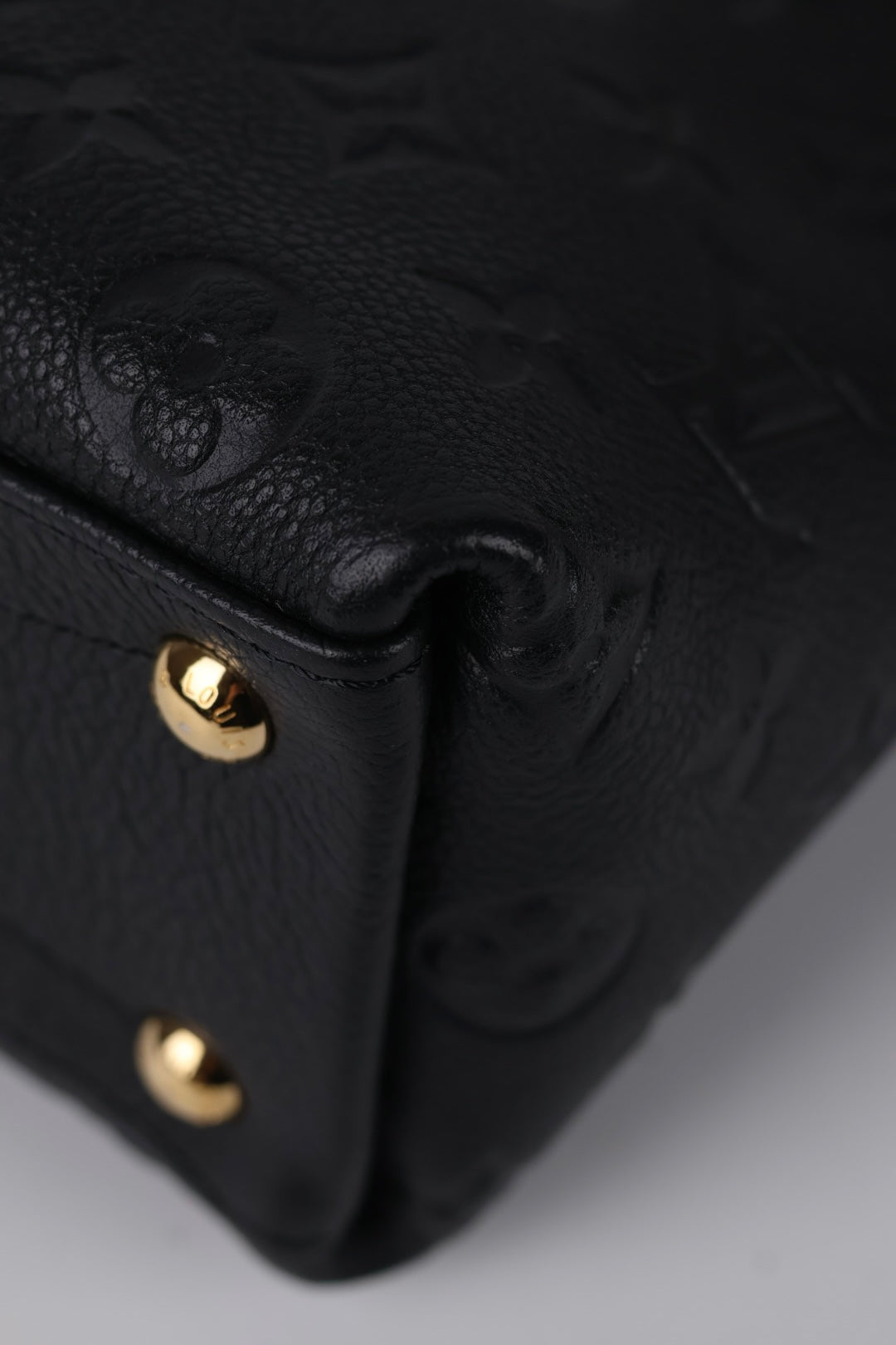 Louis Vuitton V Tote BB Empreinte