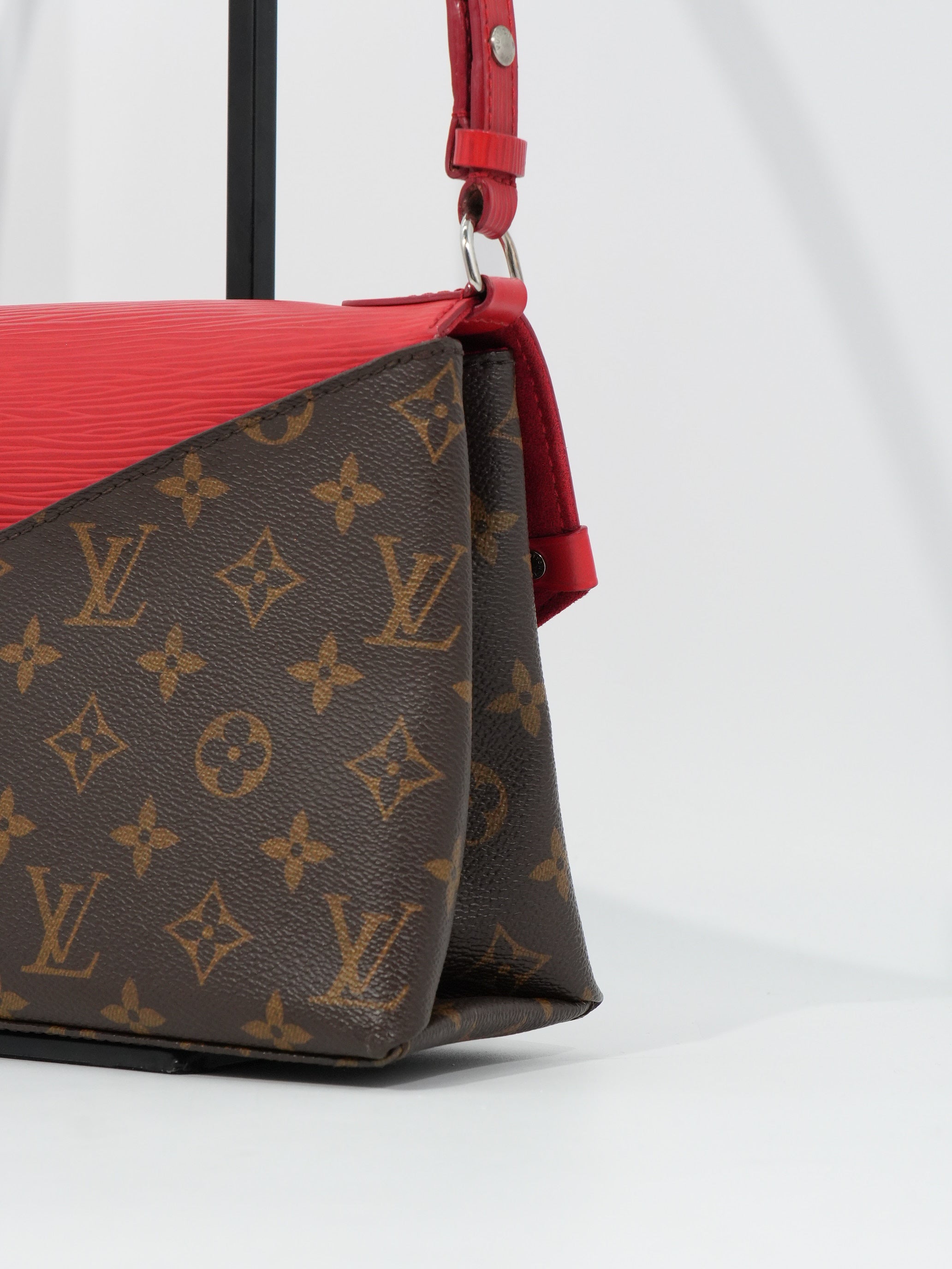Louis Vuitton Saint Michel