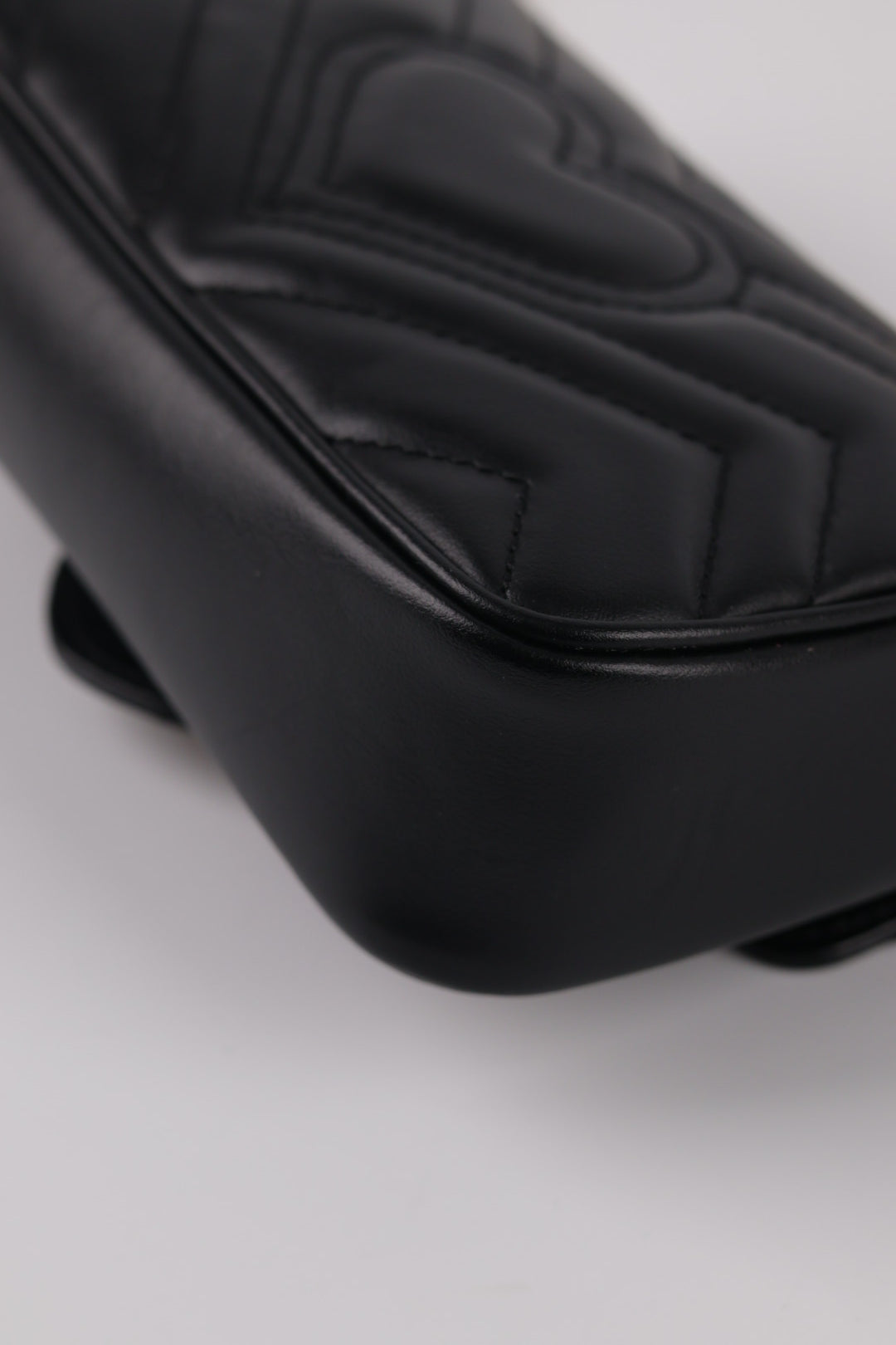 Gucci GG Super Mini Marmont