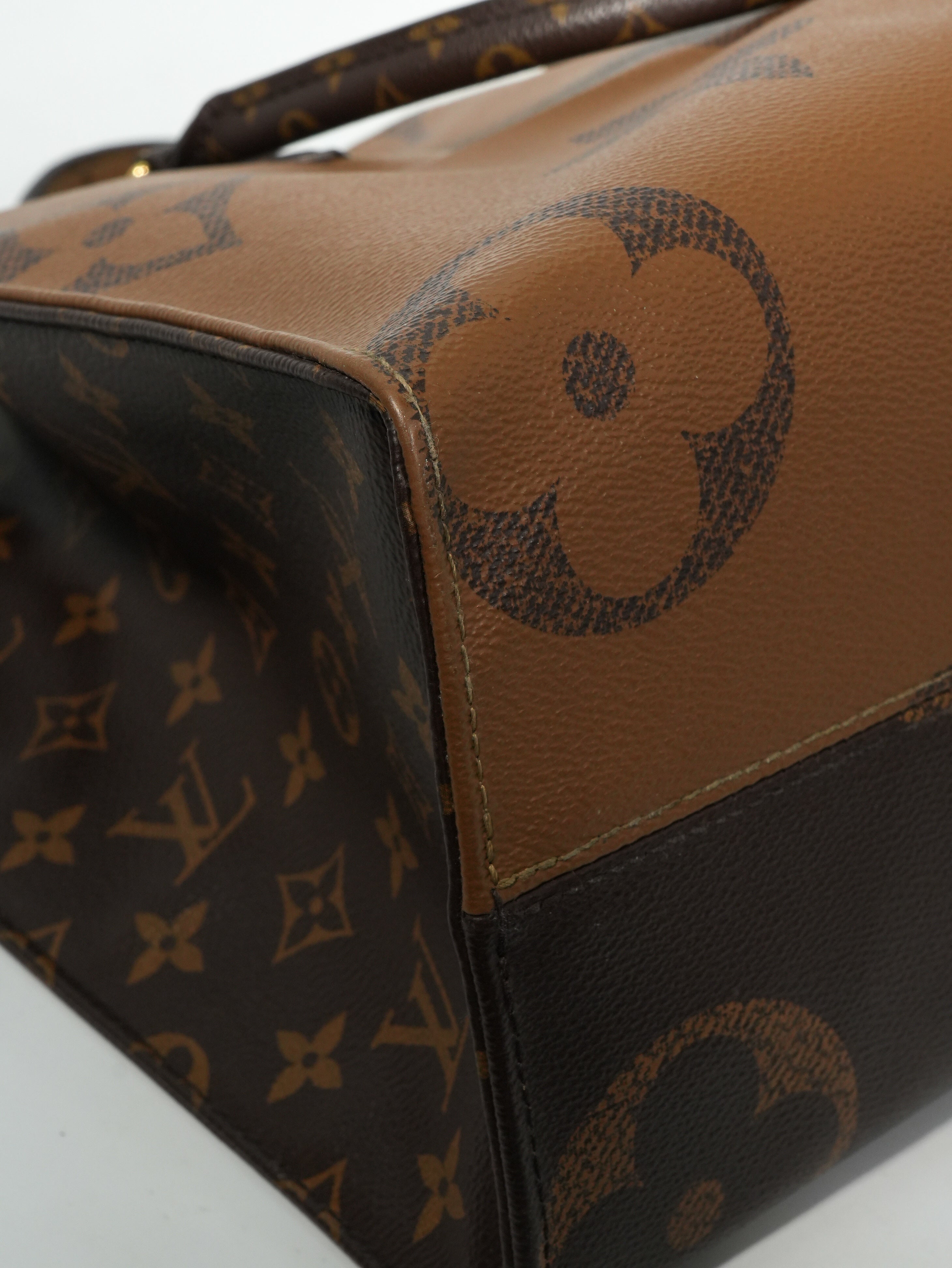 Louis Vuitton OnTheGo MM