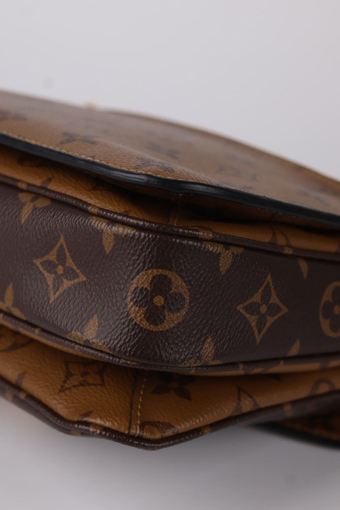 Louis Vuitton Métis Reverse