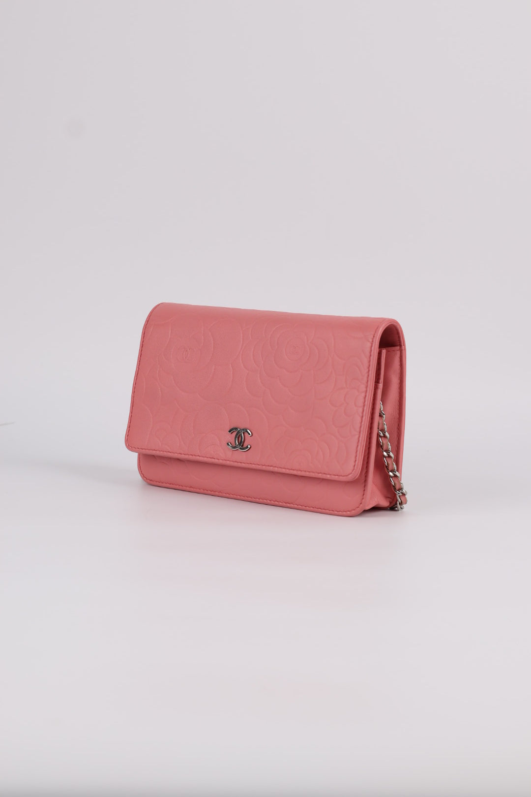 Chanel Woc Camelia in Pelle