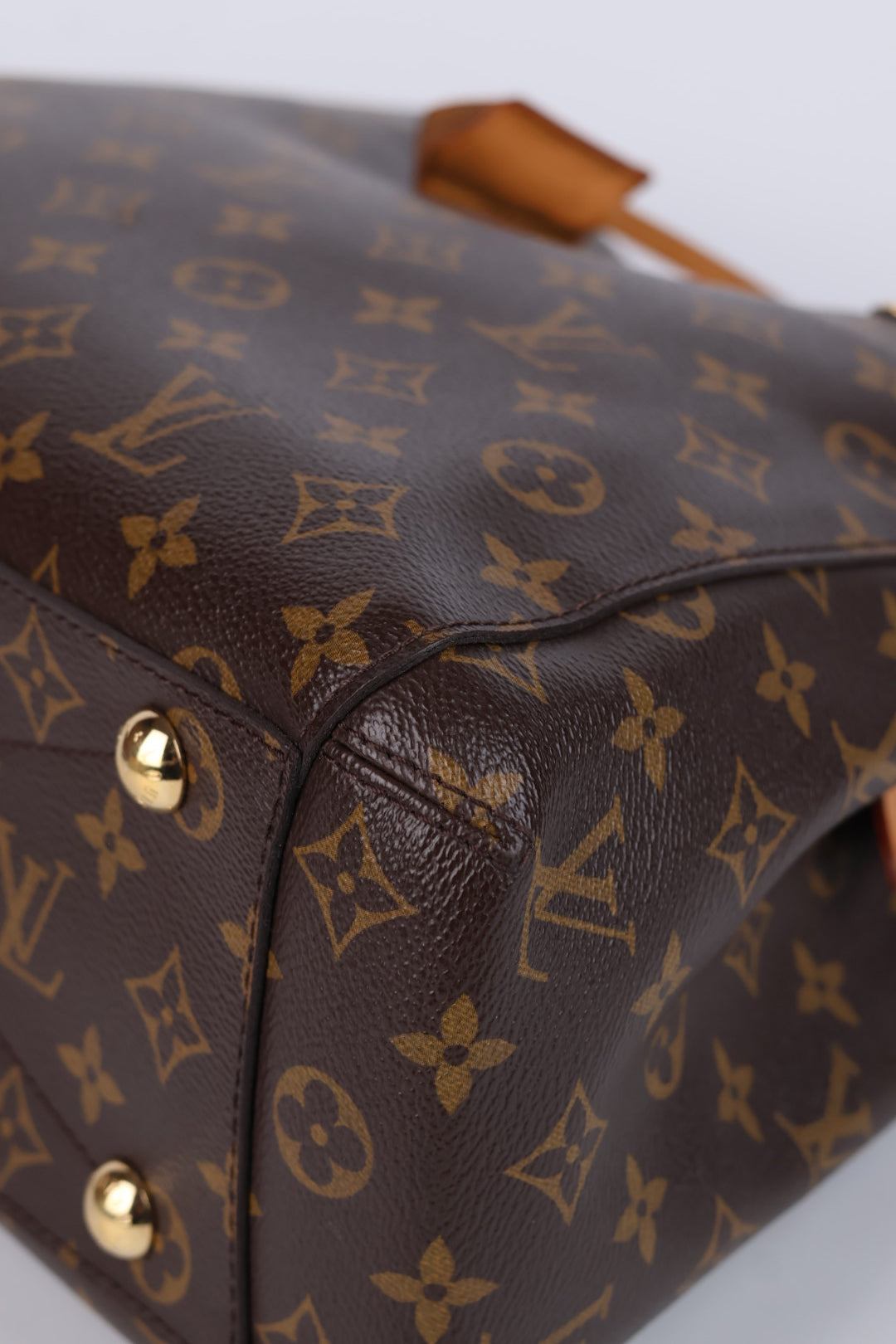 Louis Vuitton Montaigne MM