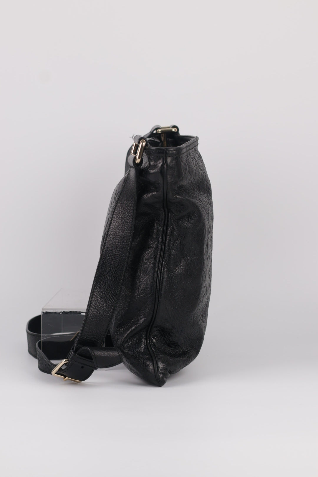 Gucci Messenger GG Signature