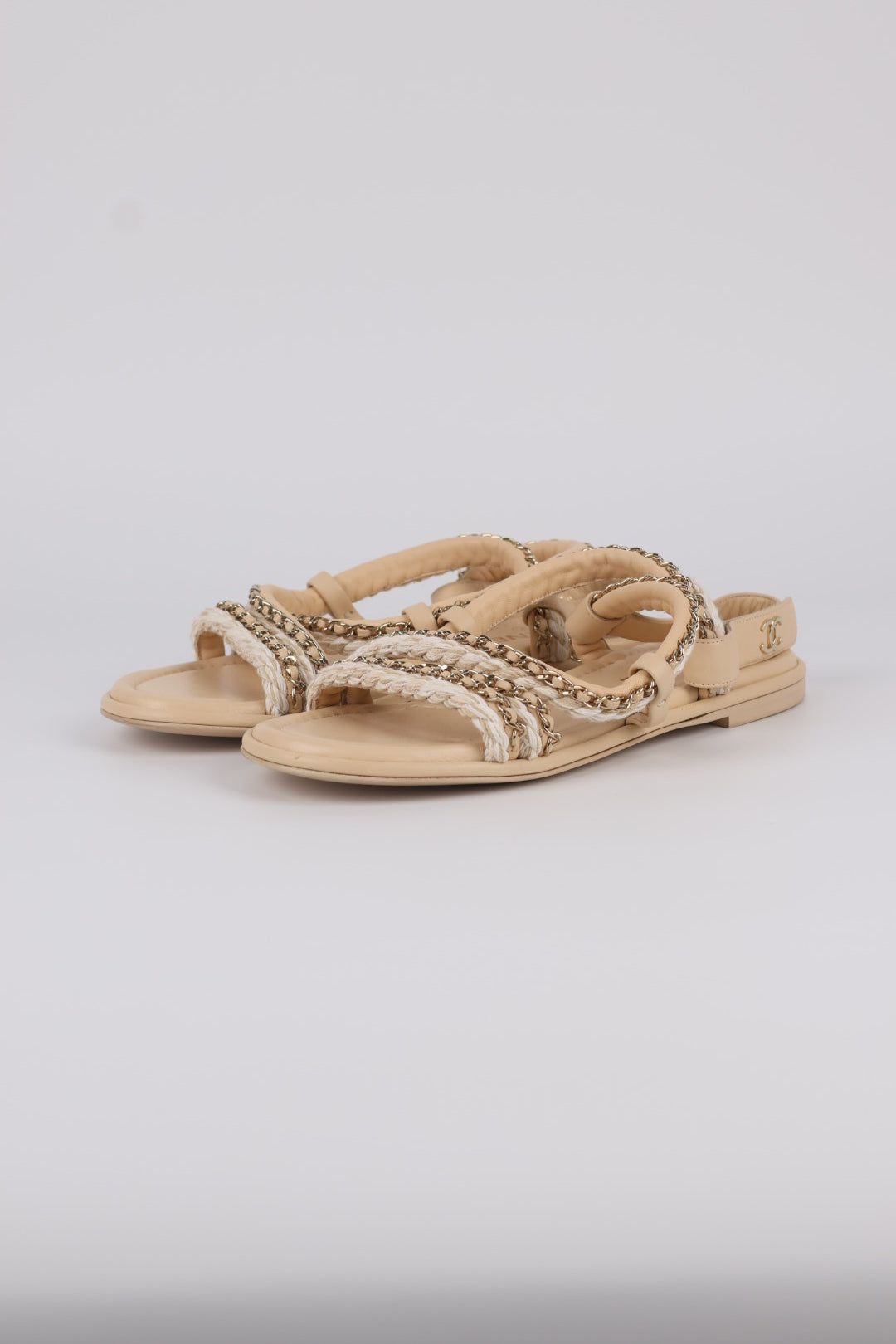 Chanel Sandali Gladiator con logo CC intrecciato